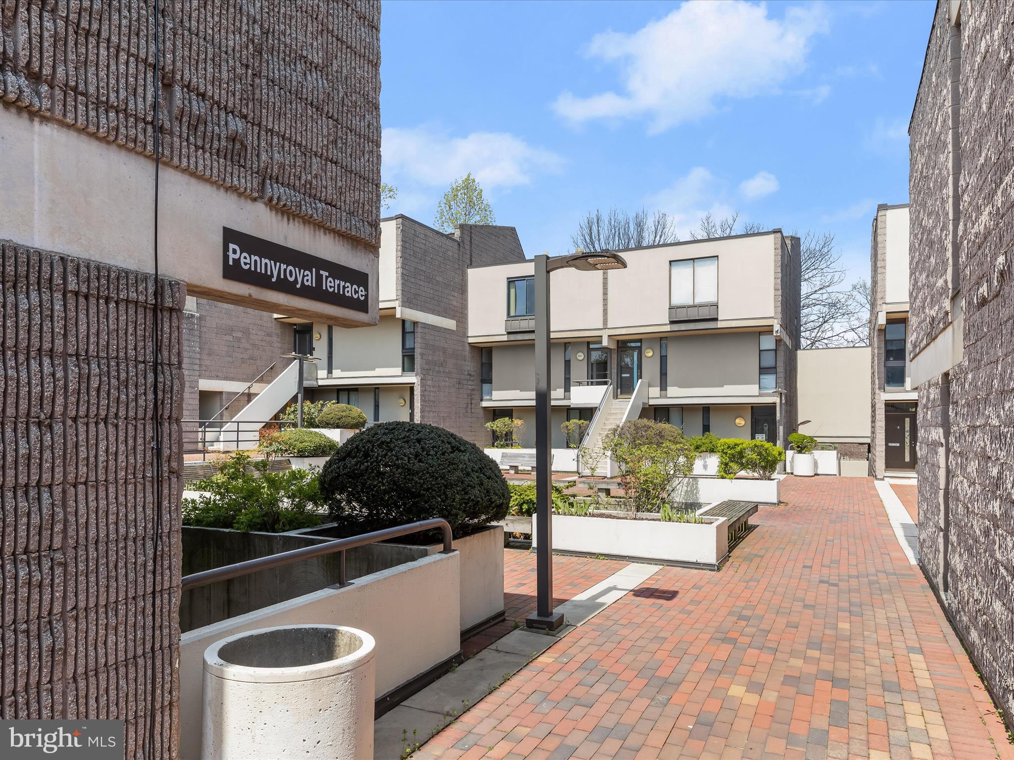 COLD SPRING NEWTOWN - Residential