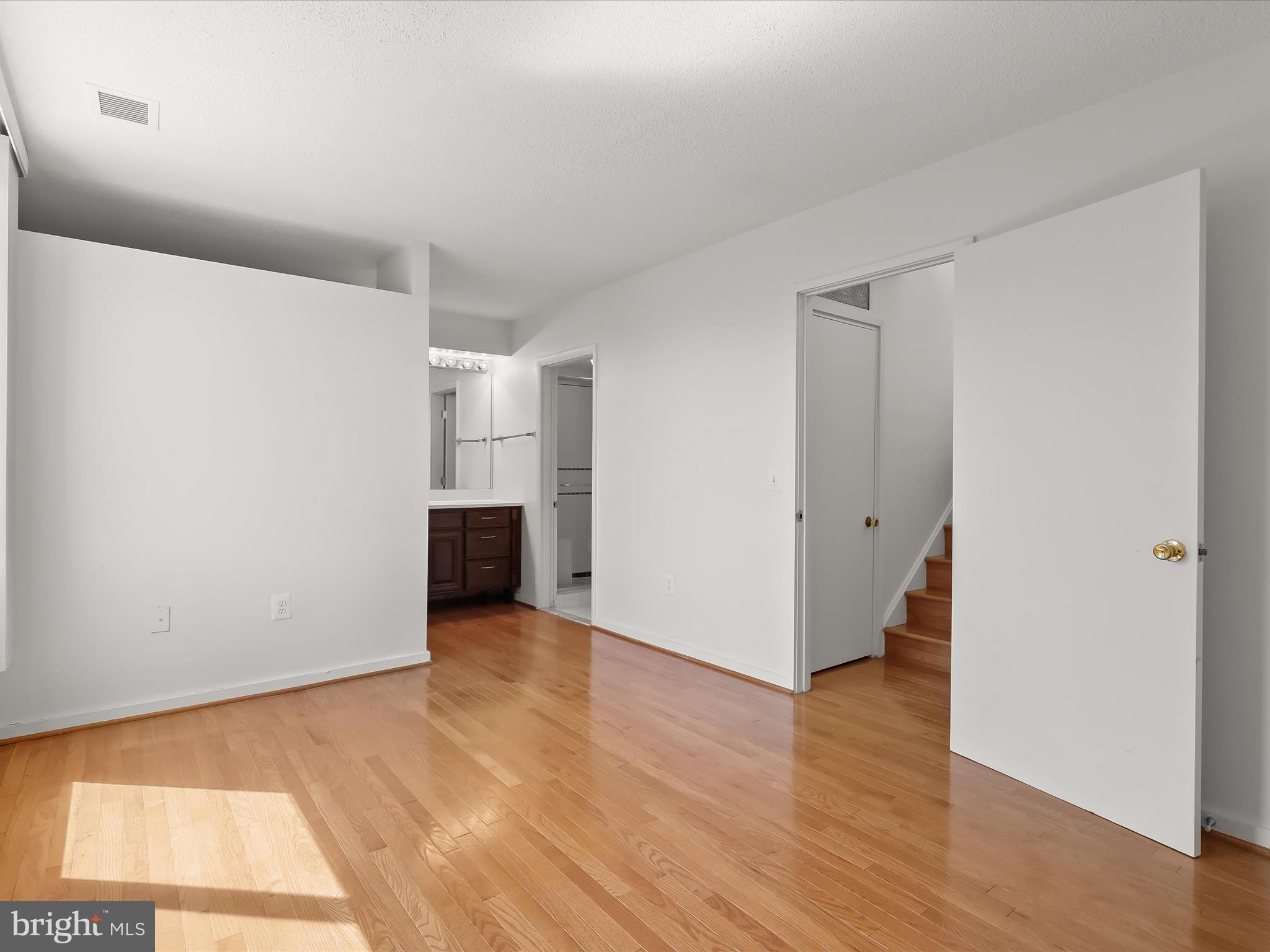 COLD SPRING NEWTOWN - Residential