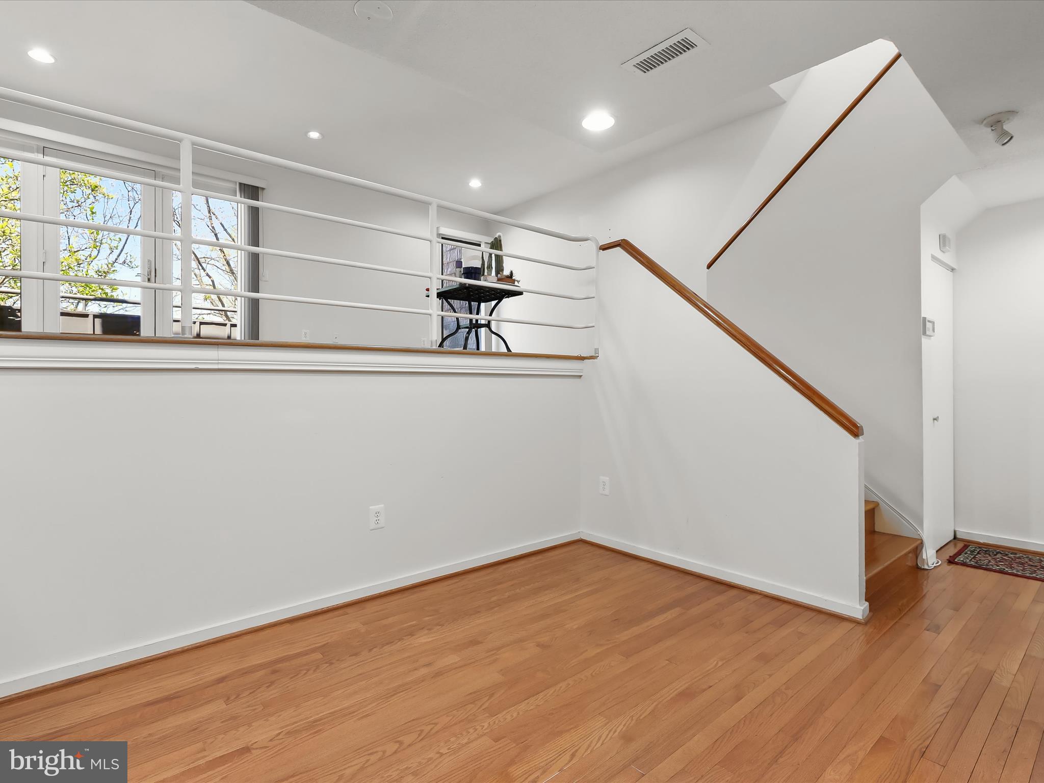 COLD SPRING NEWTOWN - Residential