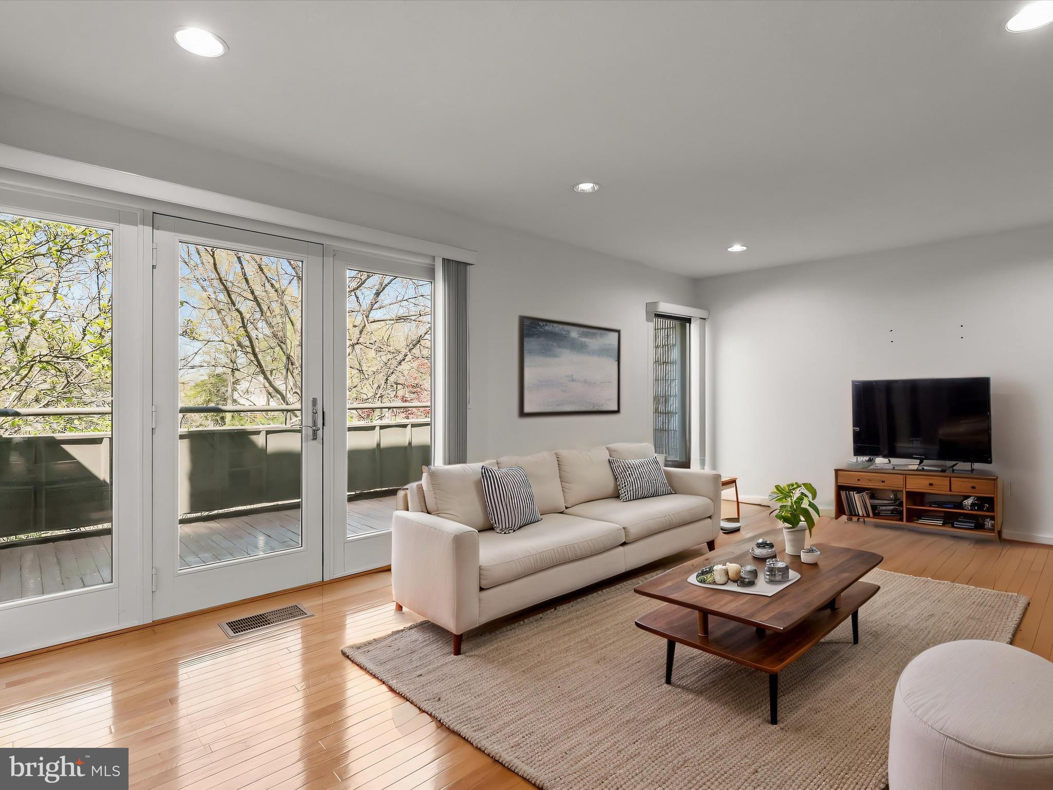 COLD SPRING NEWTOWN - Residential