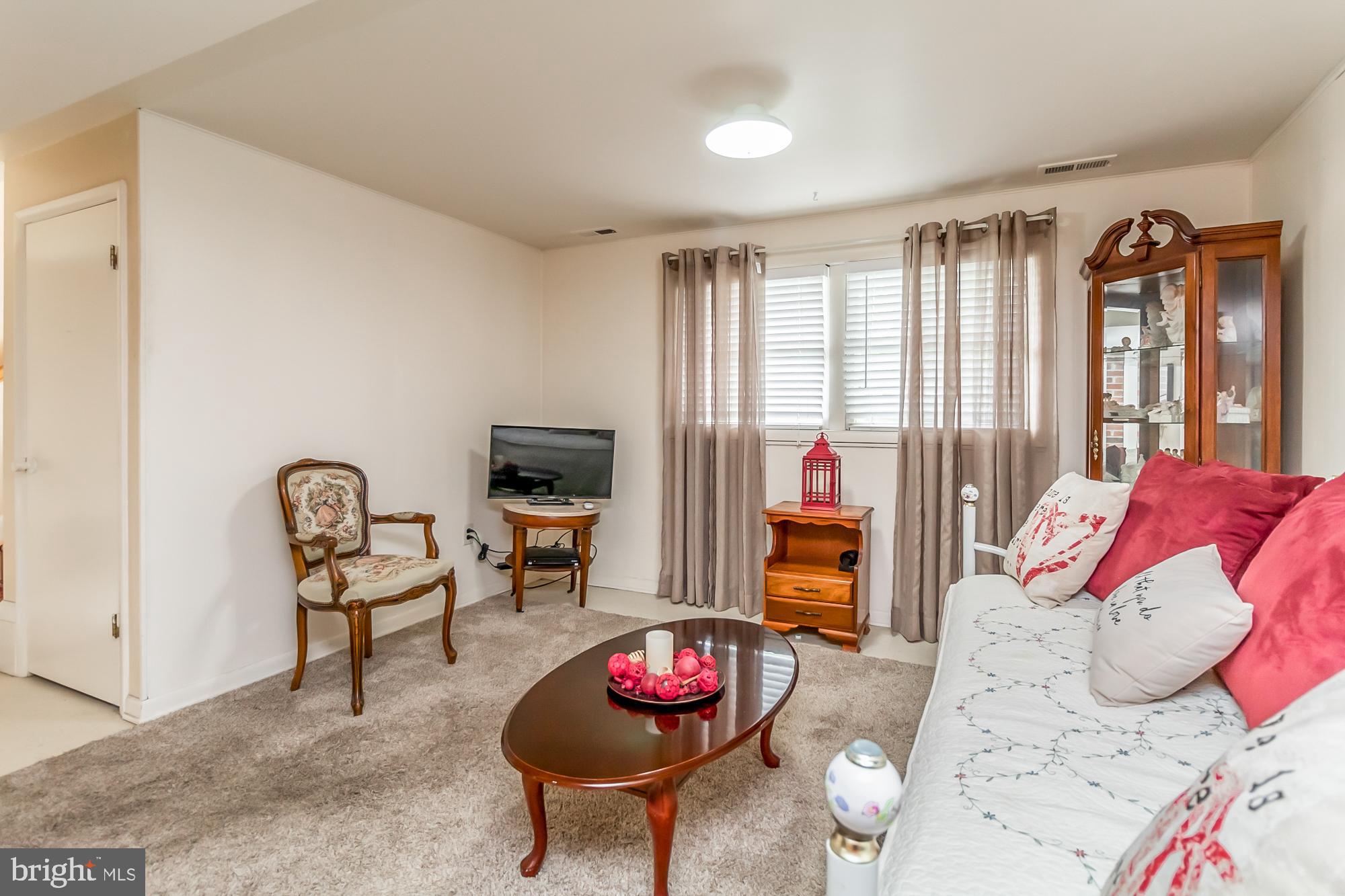 ROSEDALE - Residential