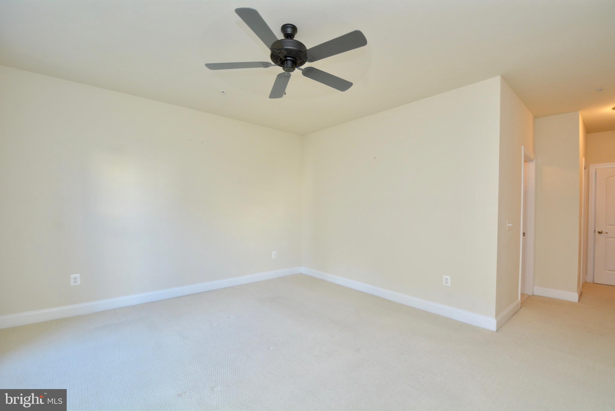 POTOMAC CLUB CONDOMINIUMS - Residential