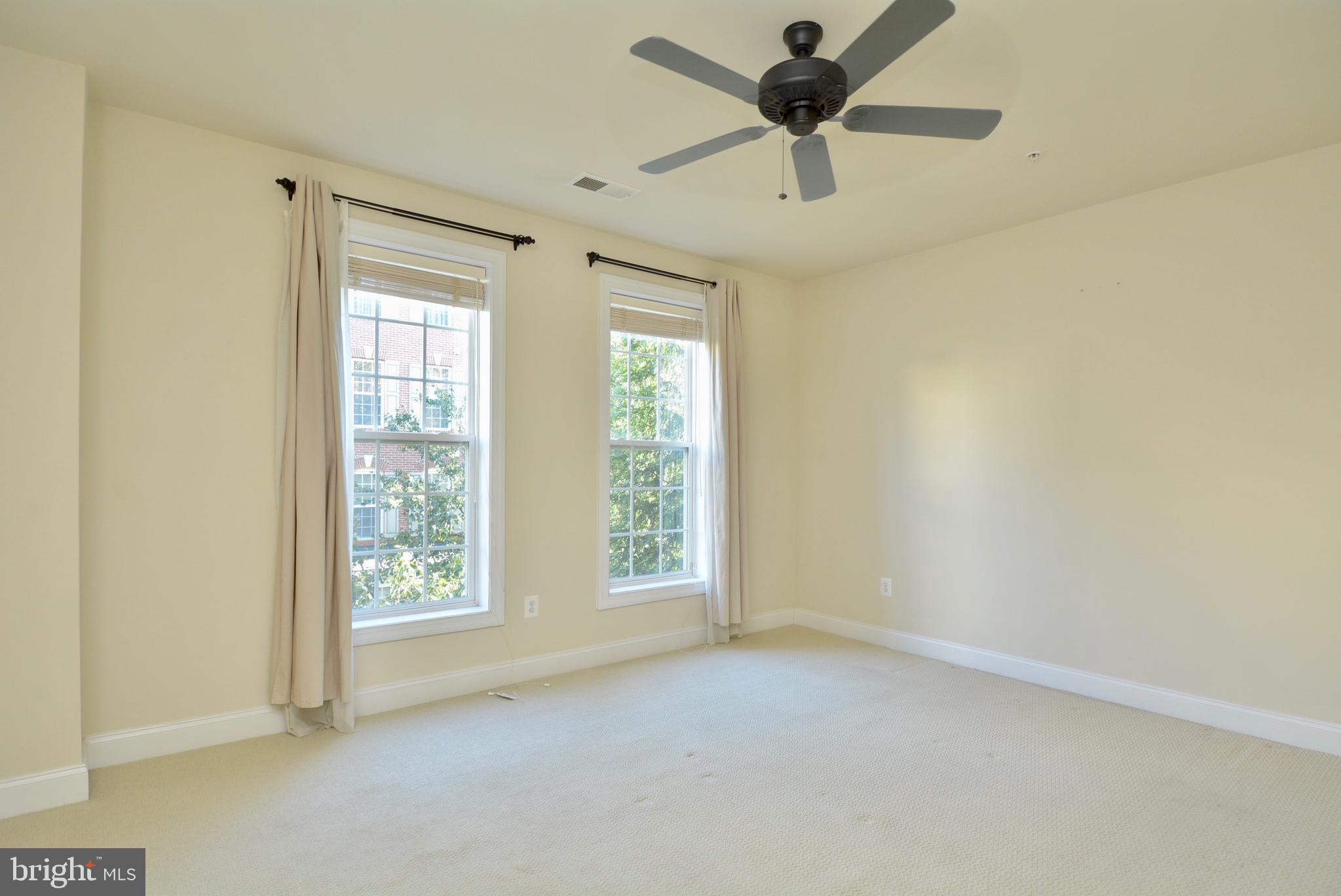 POTOMAC CLUB CONDOMINIUMS - Residential