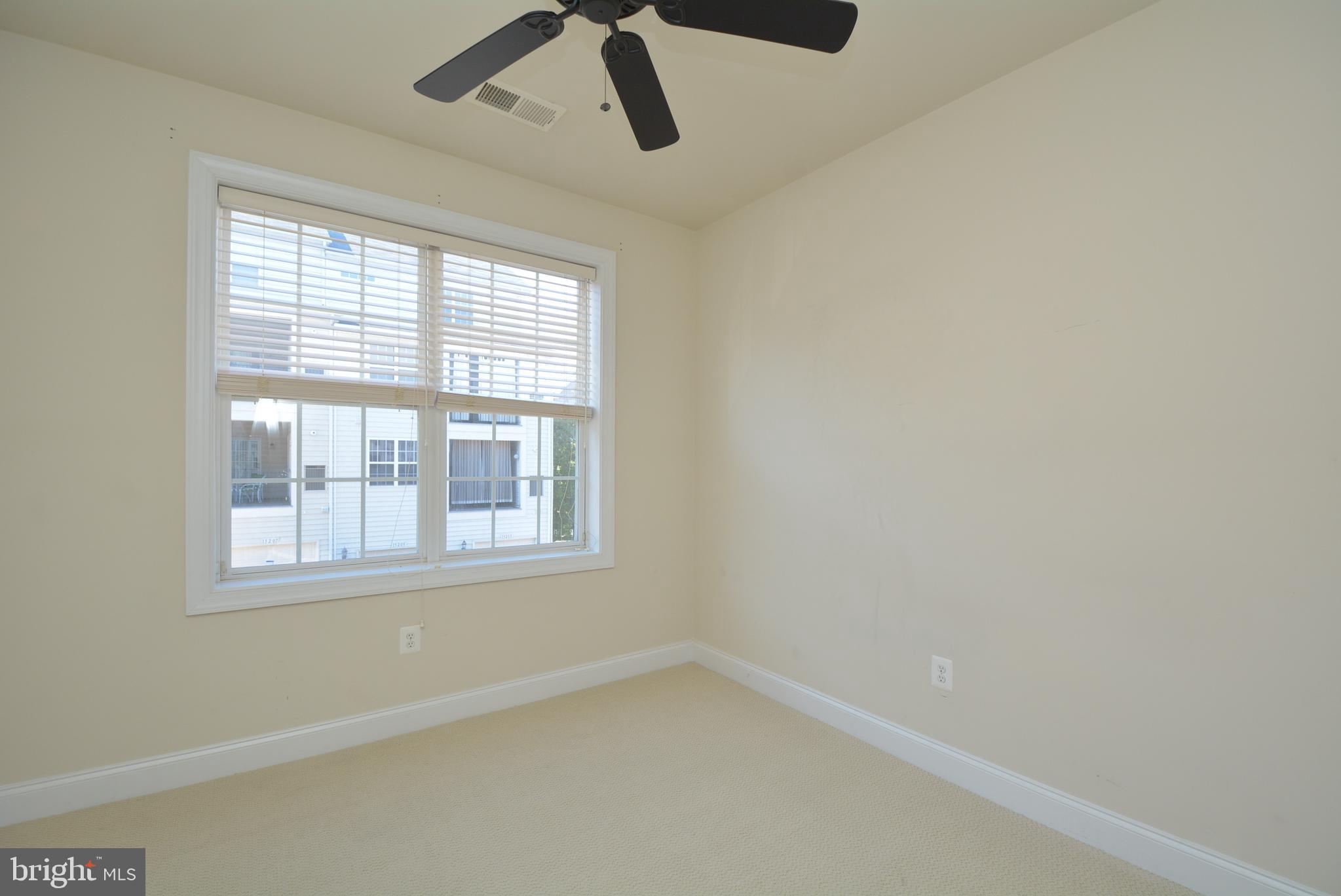 POTOMAC CLUB CONDOMINIUMS - Residential