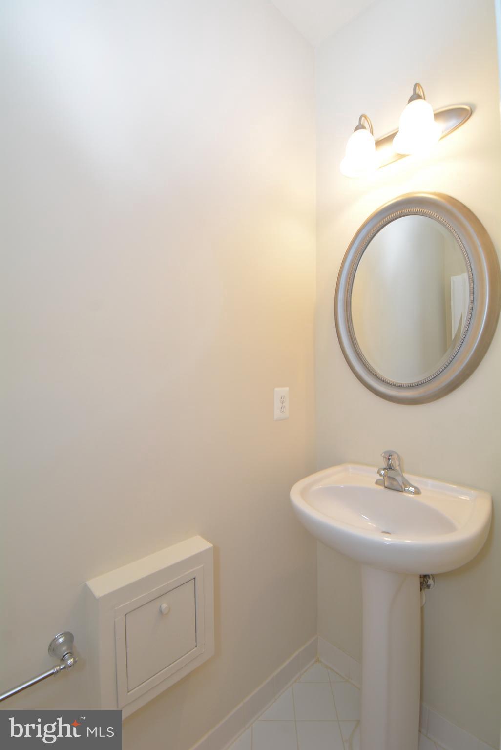 POTOMAC CLUB CONDOMINIUMS - Residential