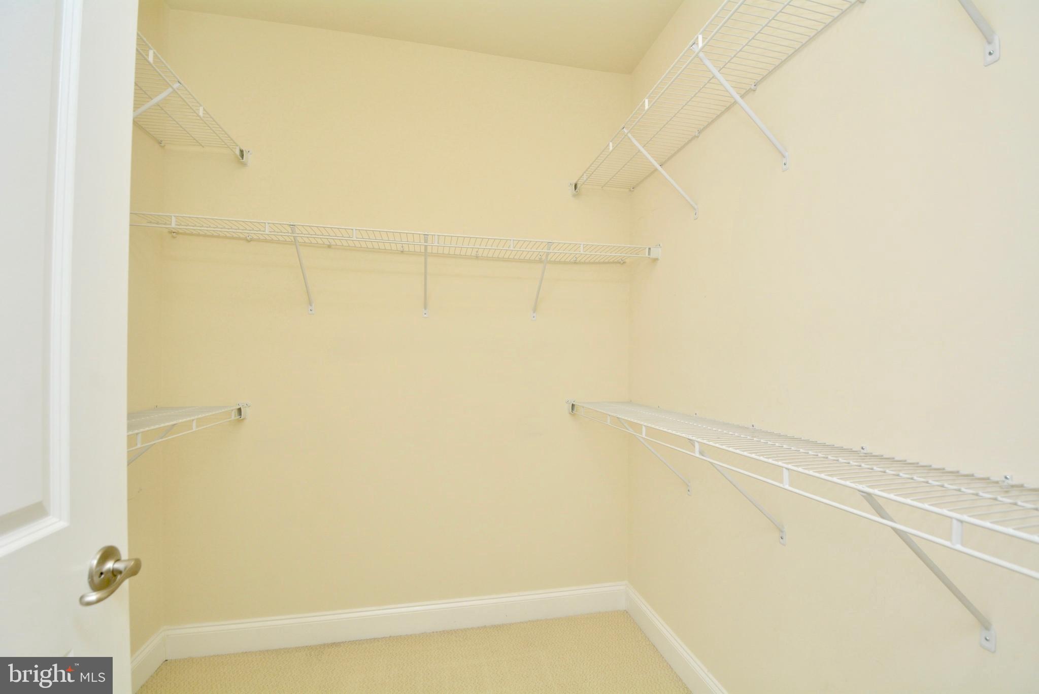 POTOMAC CLUB CONDOMINIUMS - Residential