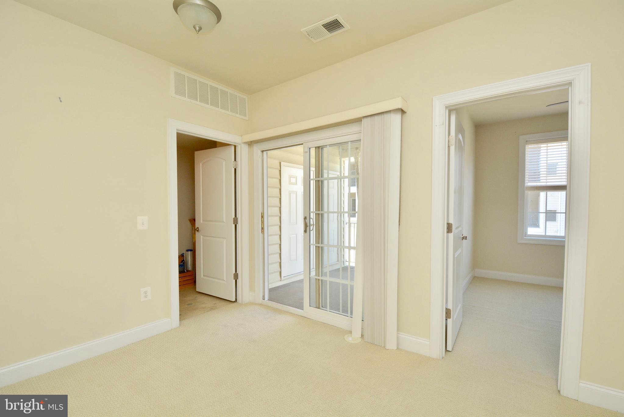 POTOMAC CLUB CONDOMINIUMS - Residential