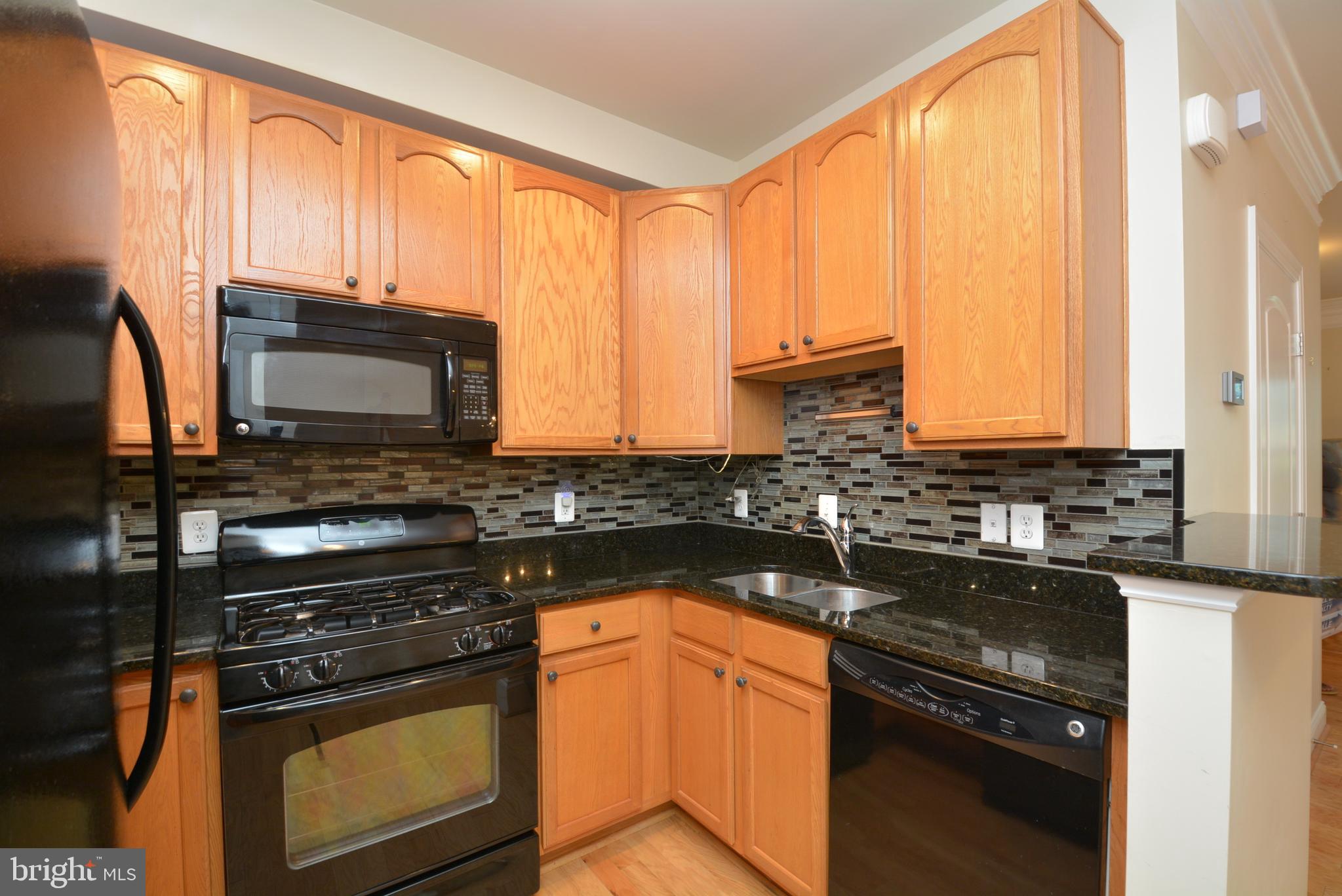 POTOMAC CLUB CONDOMINIUMS - Residential