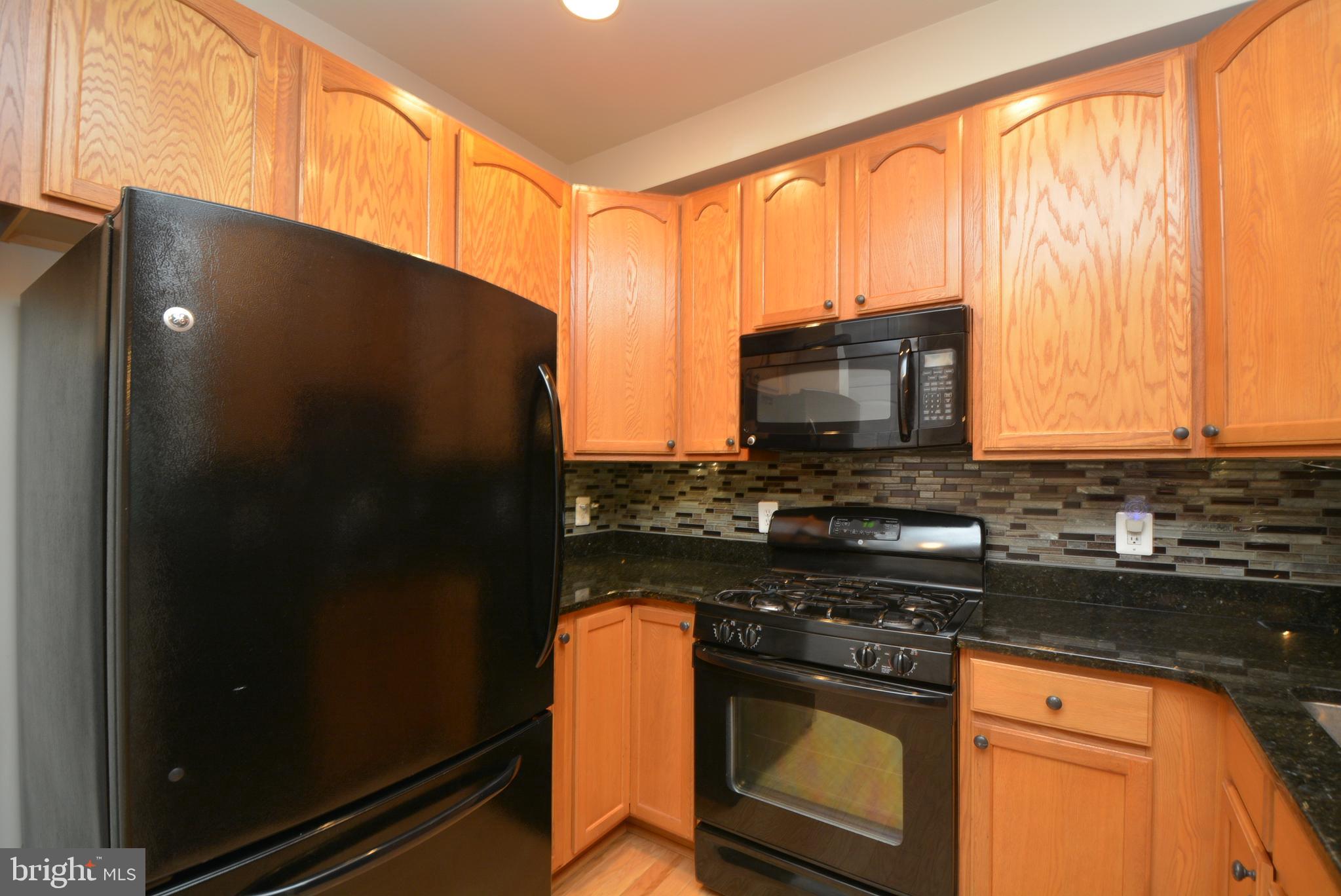 POTOMAC CLUB CONDOMINIUMS - Residential