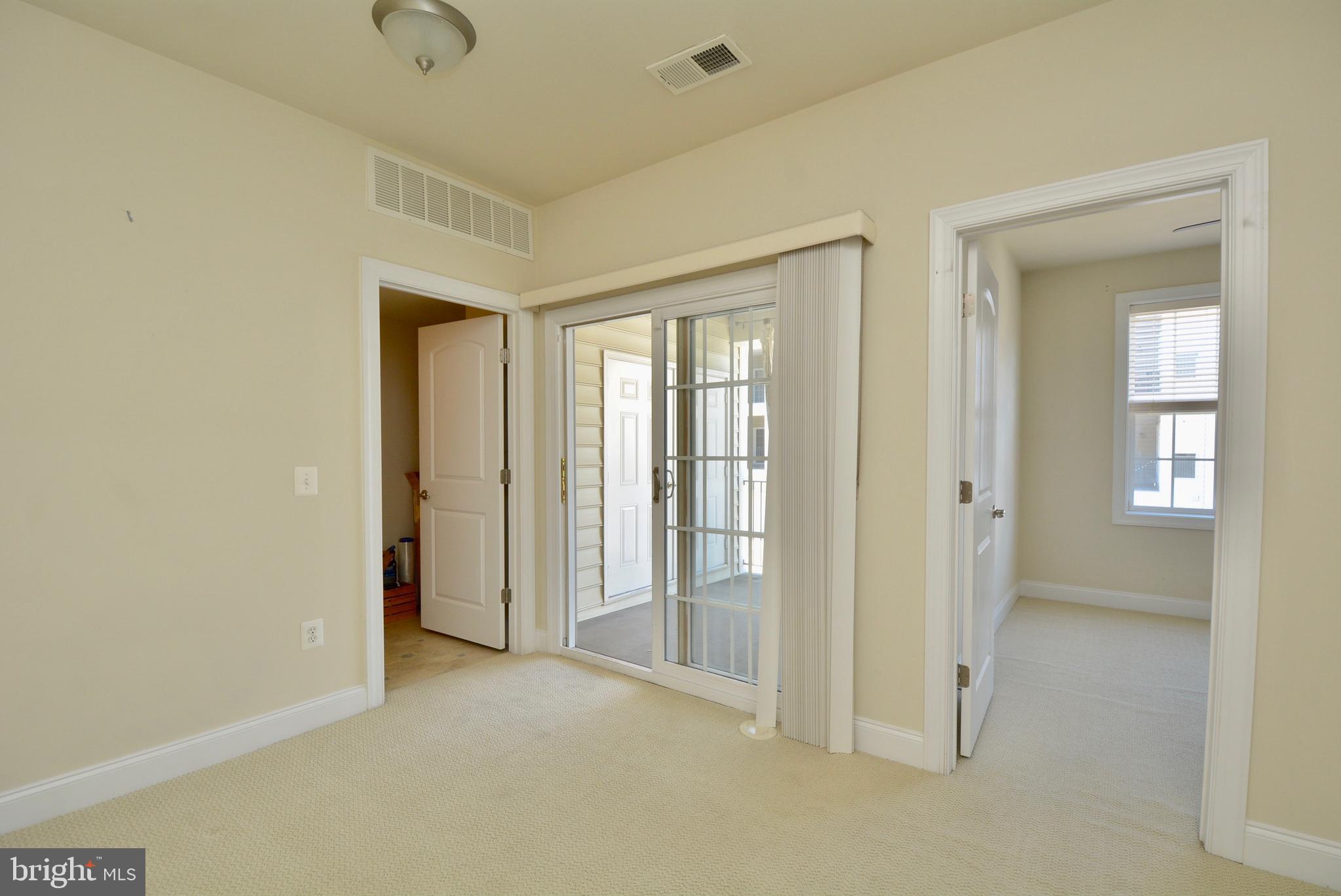 POTOMAC CLUB CONDOMINIUMS - Residential