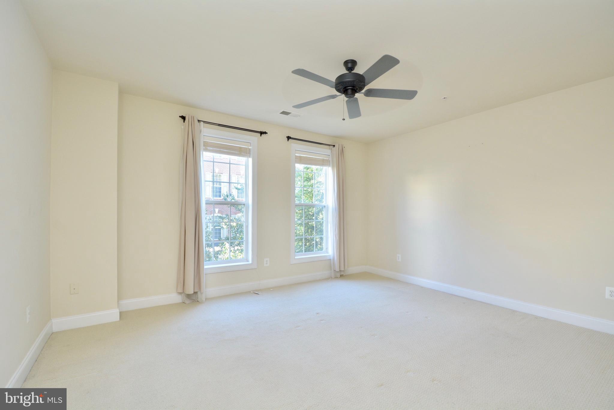 POTOMAC CLUB CONDOMINIUMS - Residential