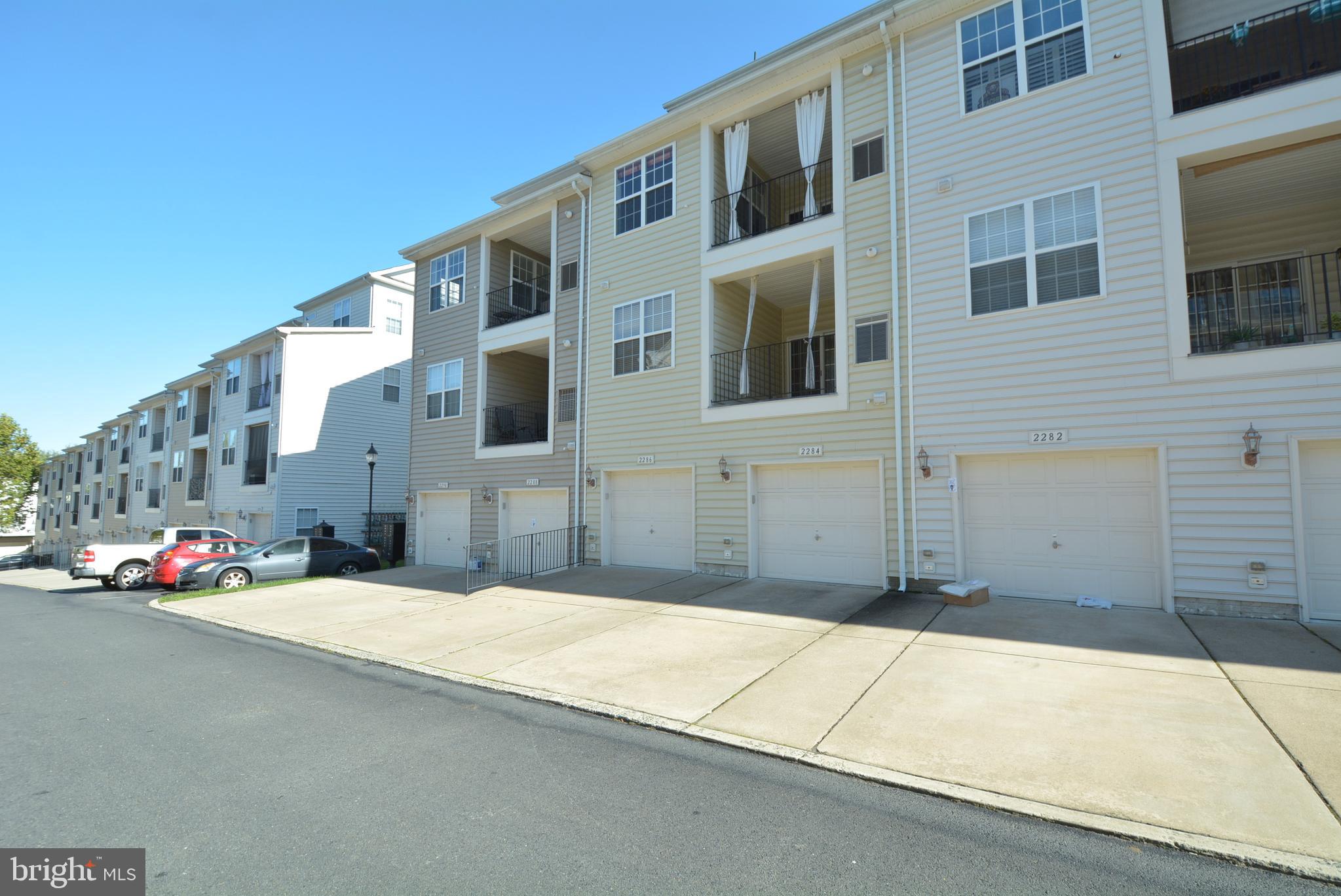 POTOMAC CLUB CONDOMINIUMS - Residential