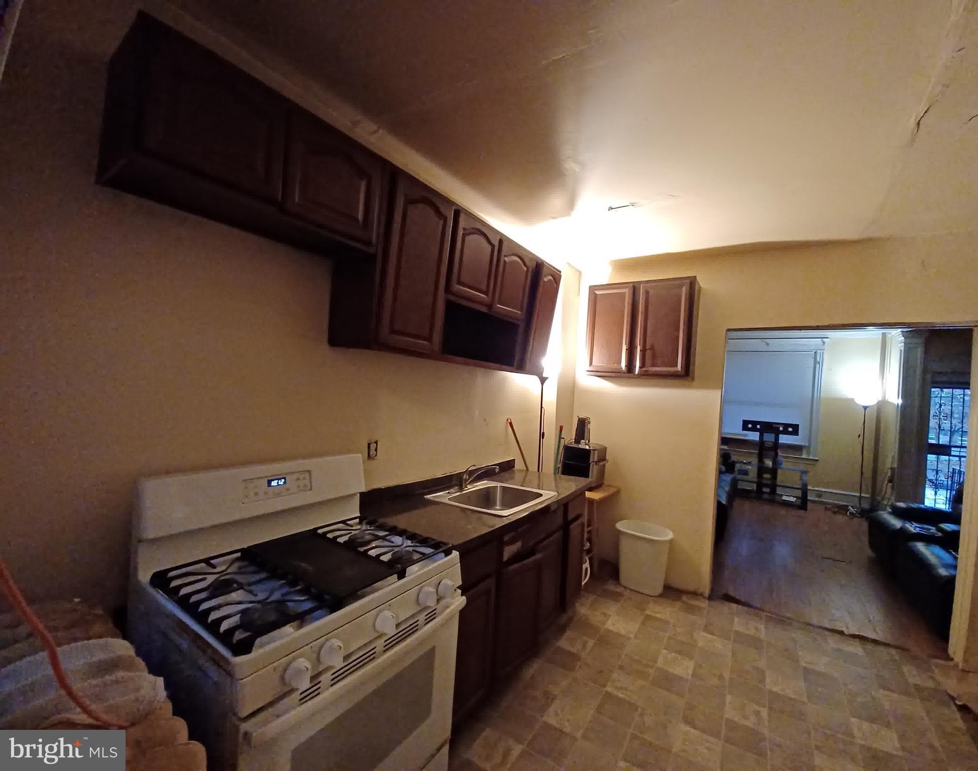 STRAWBERRY MANSION - Residential