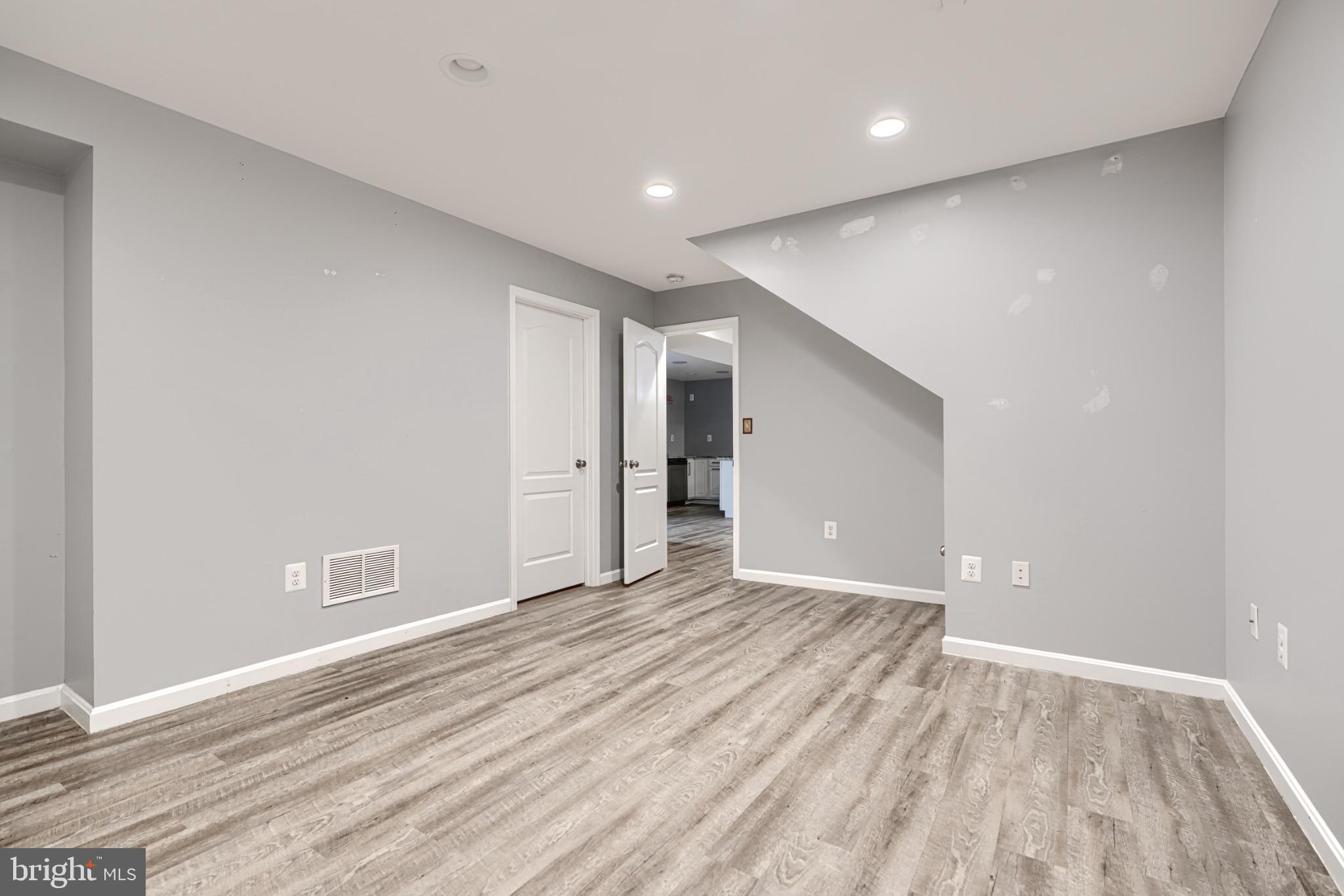 TANYARD SPRINGS - Residential