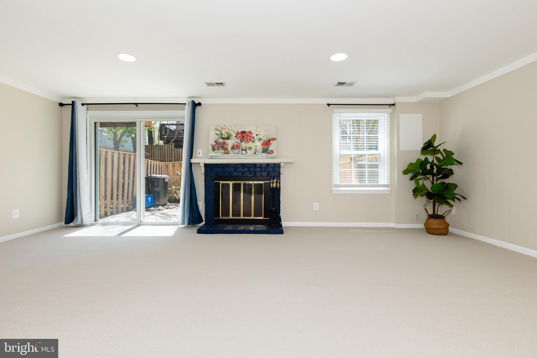 COUNTRY CREEK - Residential