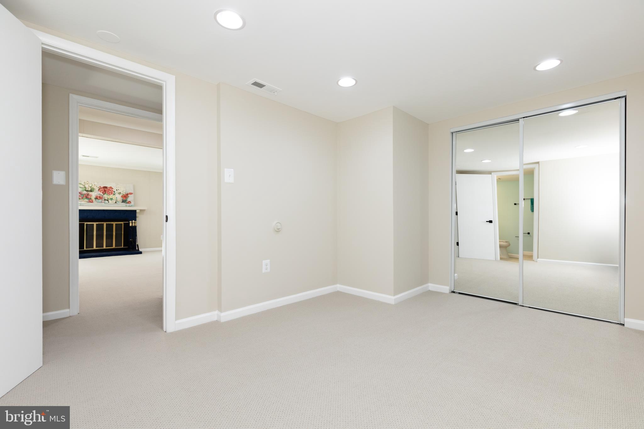 COUNTRY CREEK - Residential