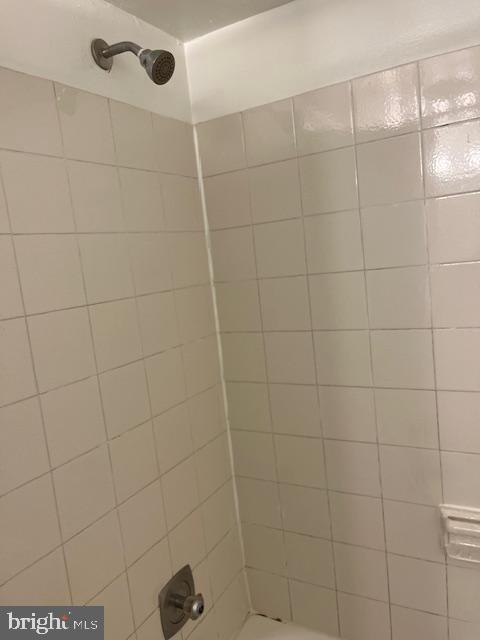 DANBURY VILLAGE - Residential Lease