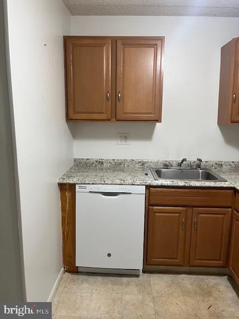DANBURY VILLAGE - Residential Lease