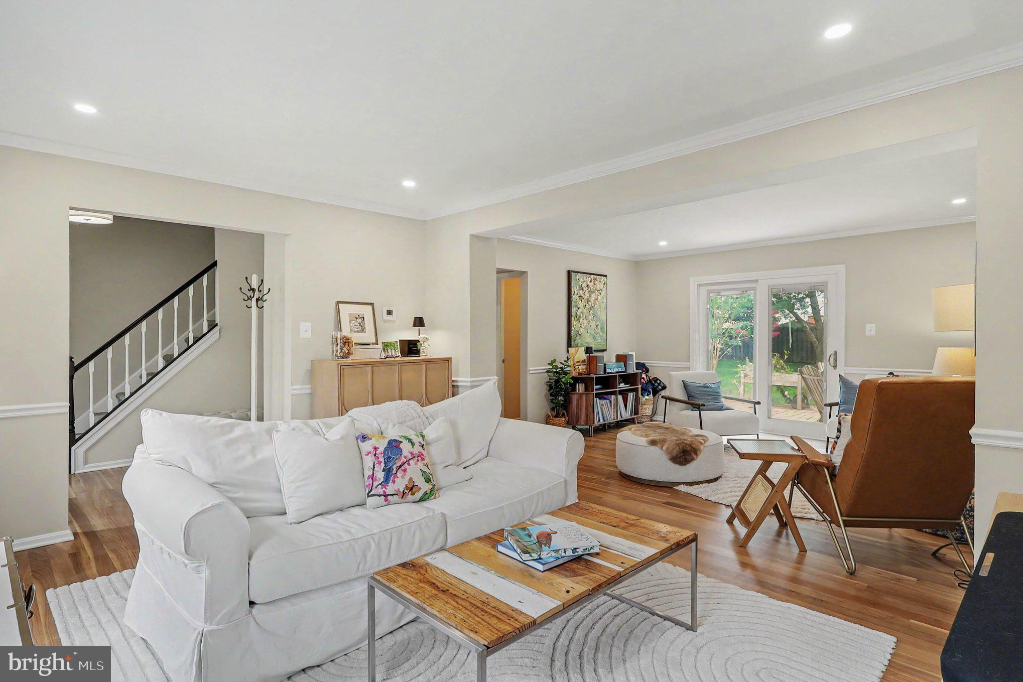 726 GENTLE BREEZE COURT