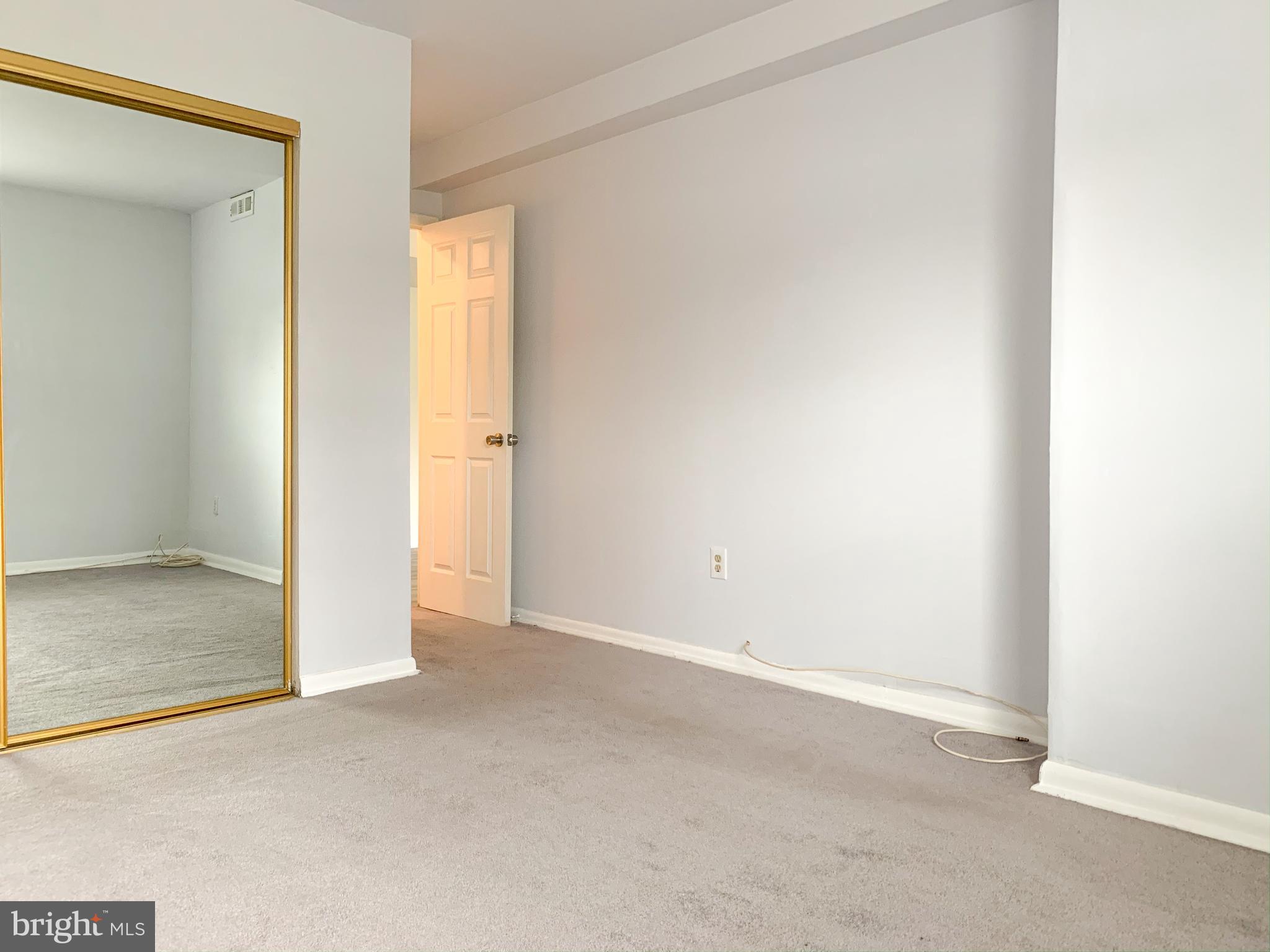 MARLOW TOWERS CONDOMINIUMS - Residential Lease