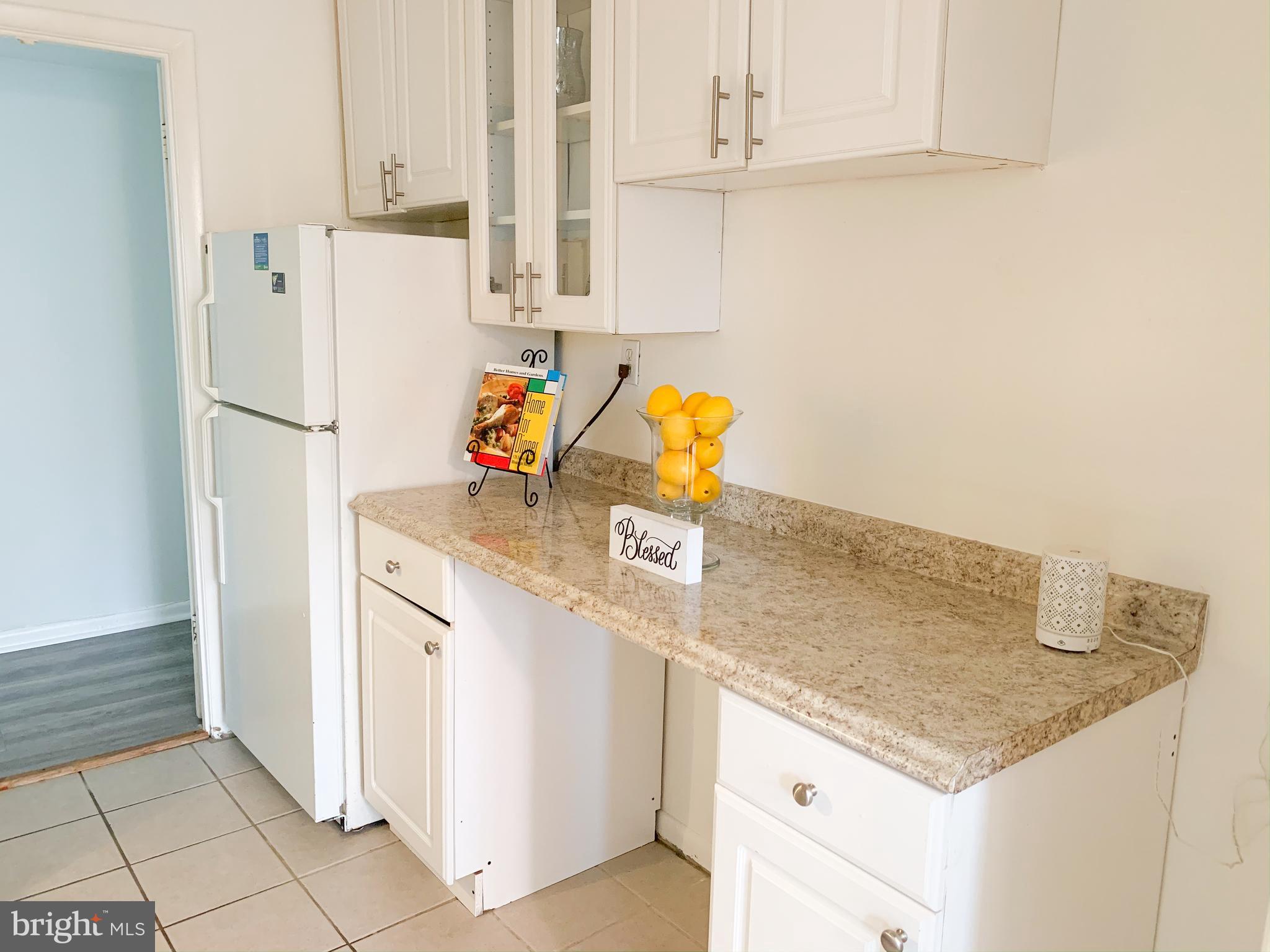 MARLOW TOWERS CONDOMINIUMS - Residential Lease