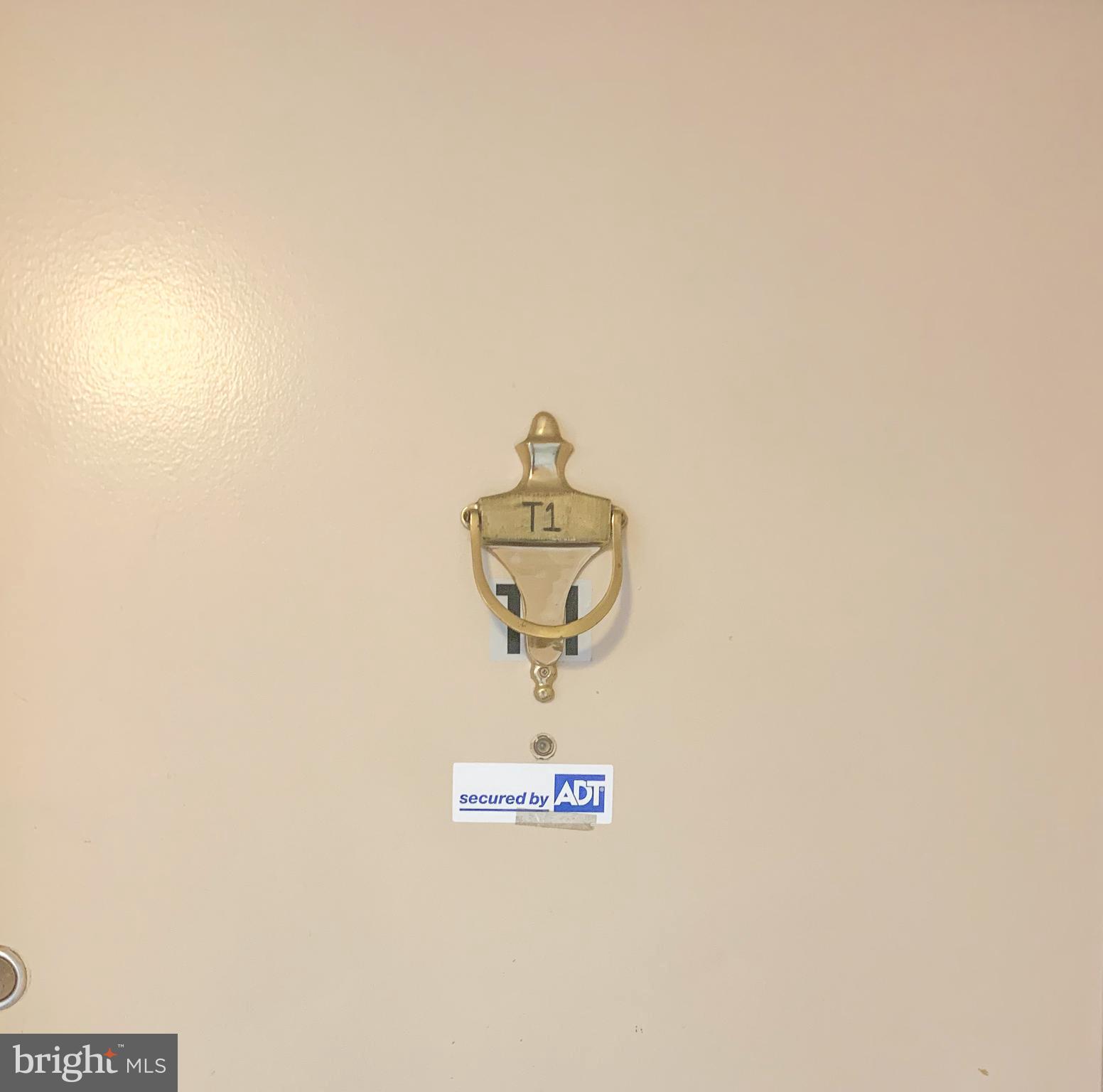 MARLOW TOWERS CONDOMINIUMS - Residential Lease