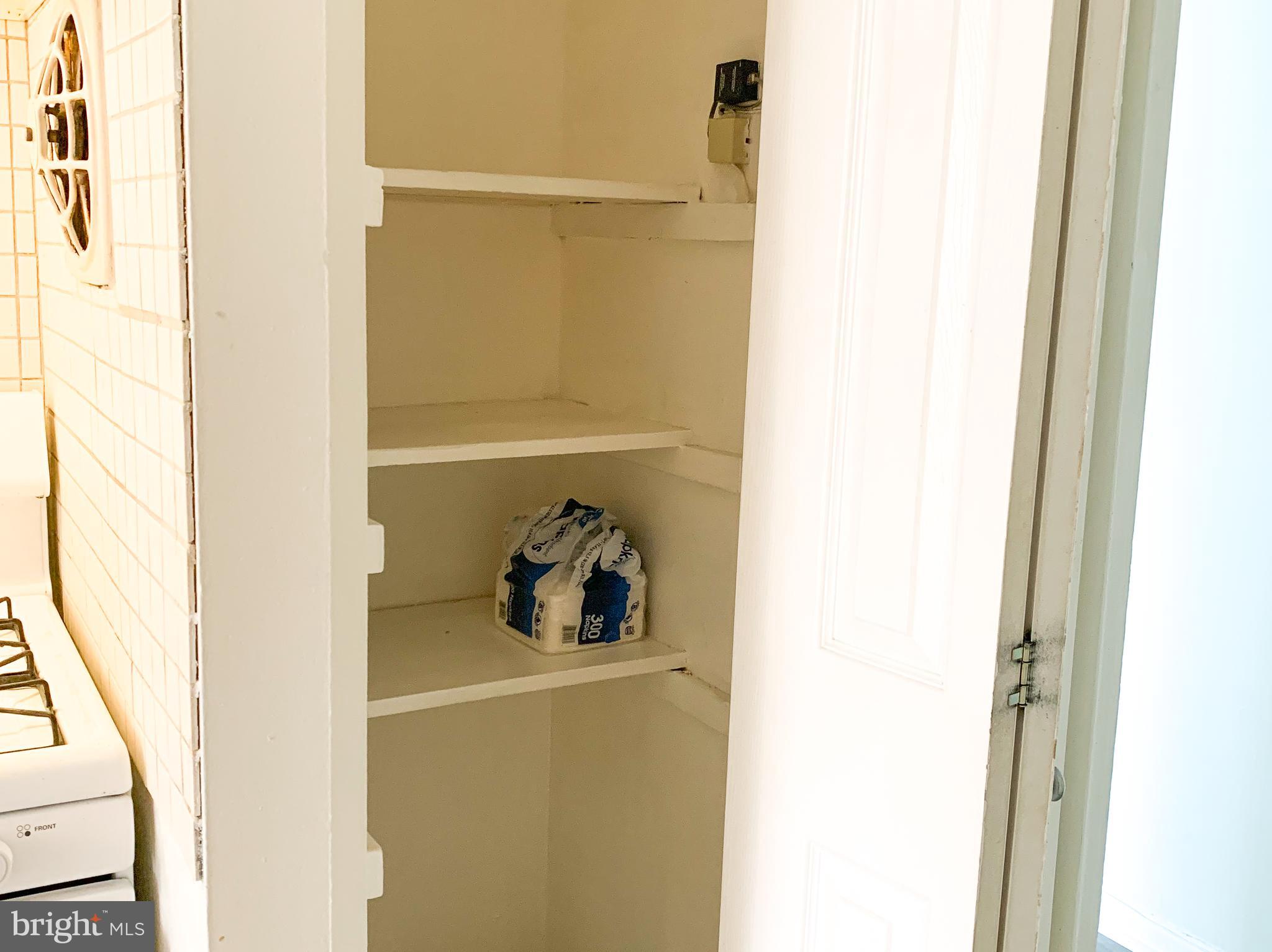 MARLOW TOWERS CONDOMINIUMS - Residential Lease