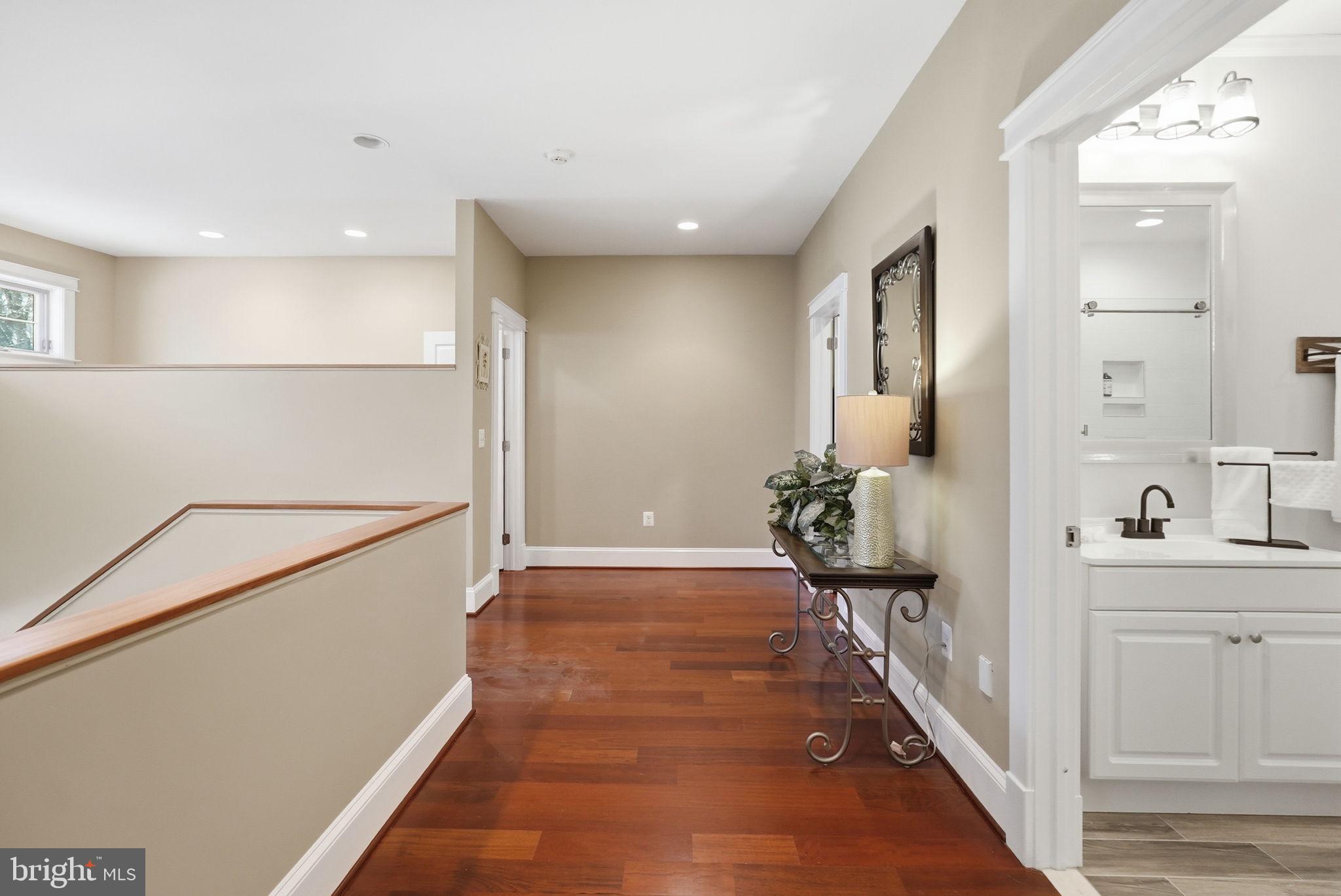 DARNESTOWN OUTSIDE - Residential