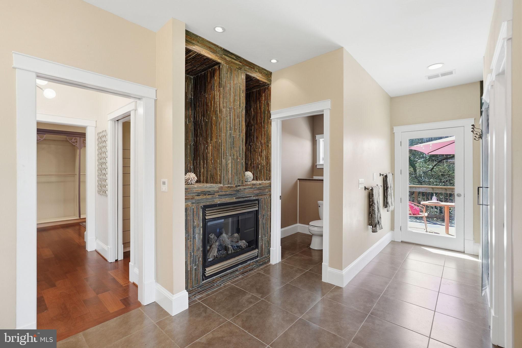 DARNESTOWN OUTSIDE - Residential