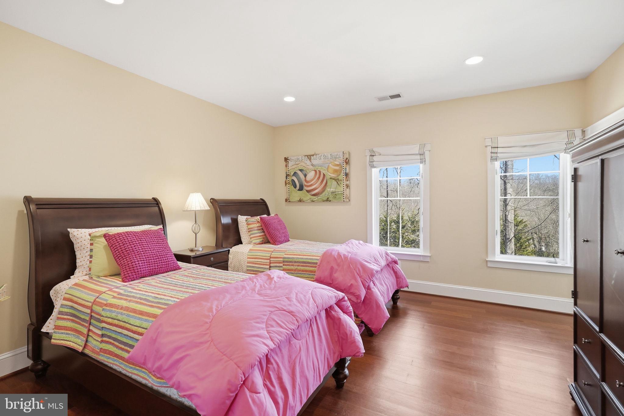 DARNESTOWN OUTSIDE - Residential