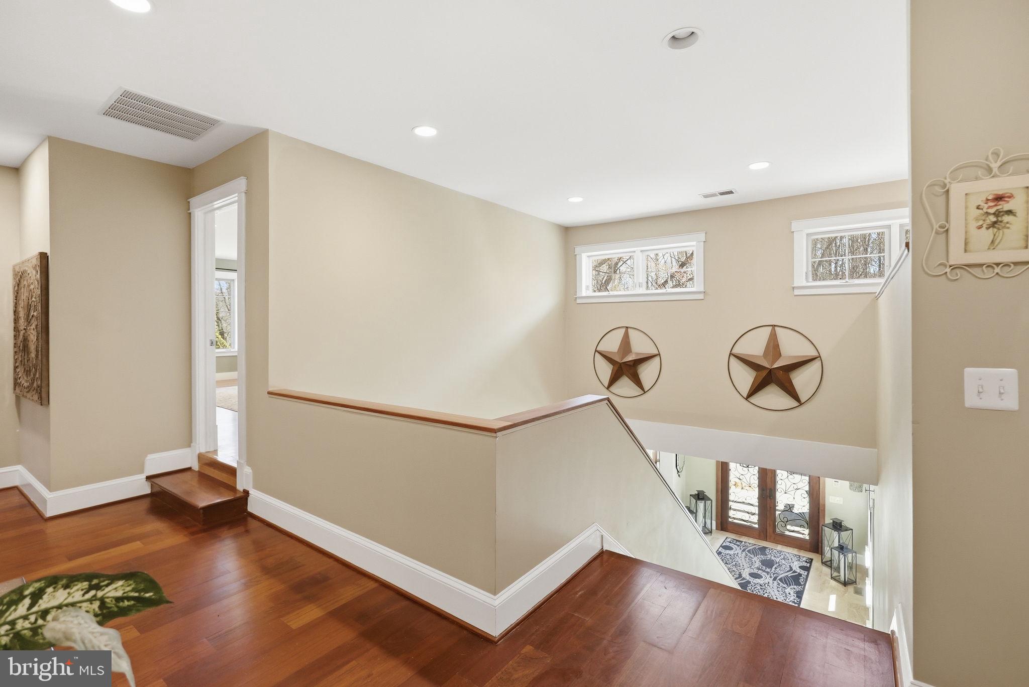 DARNESTOWN OUTSIDE - Residential