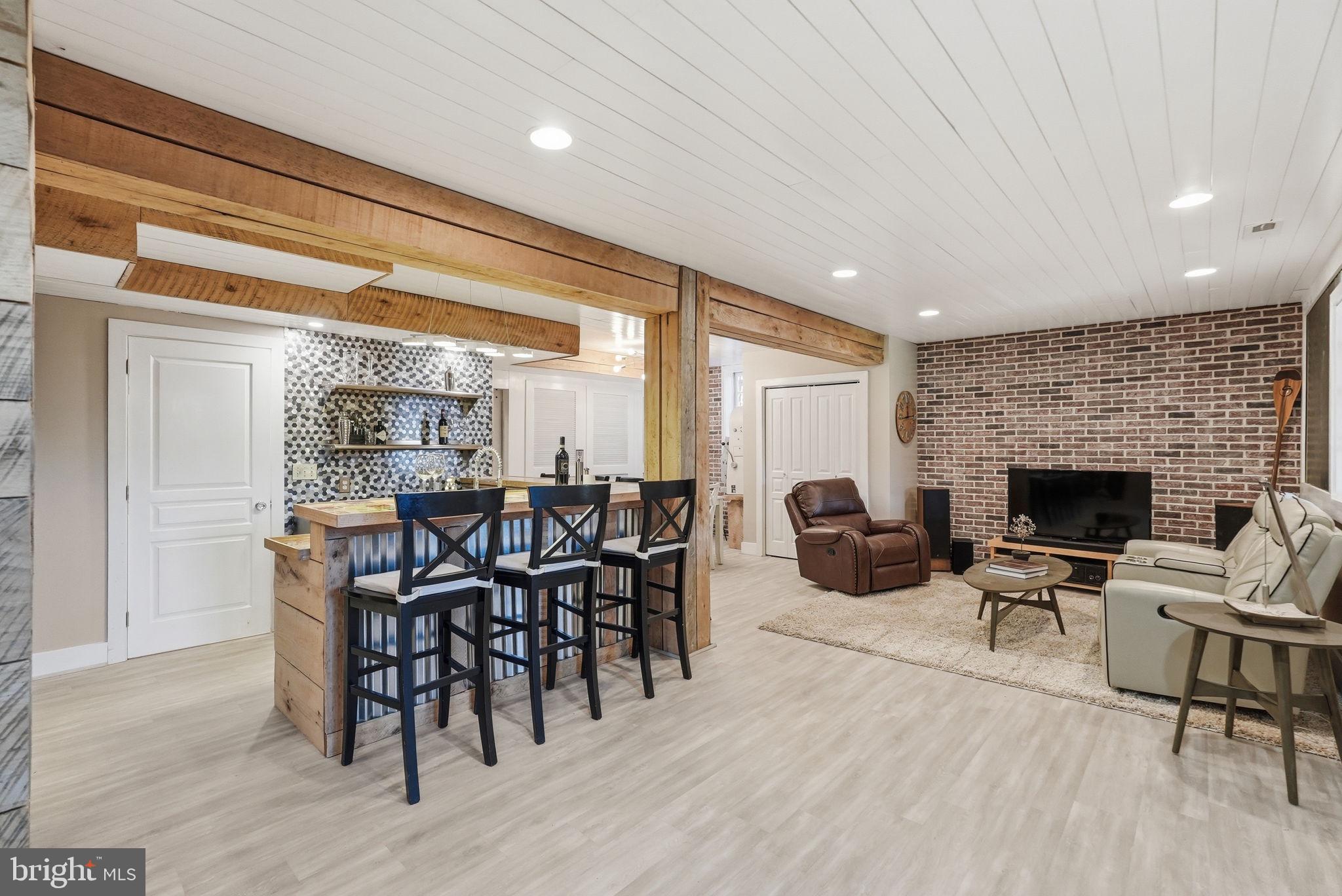 DARNESTOWN OUTSIDE - Residential