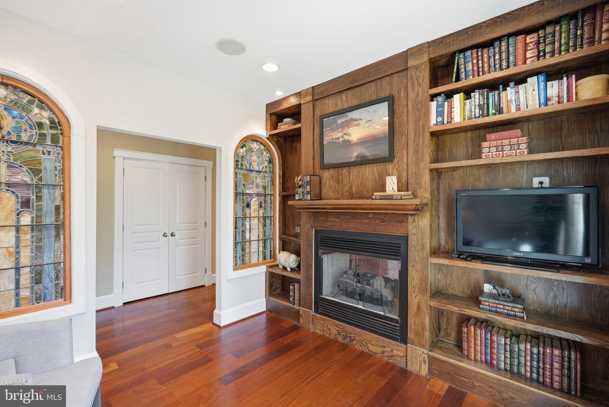 DARNESTOWN OUTSIDE - Residential