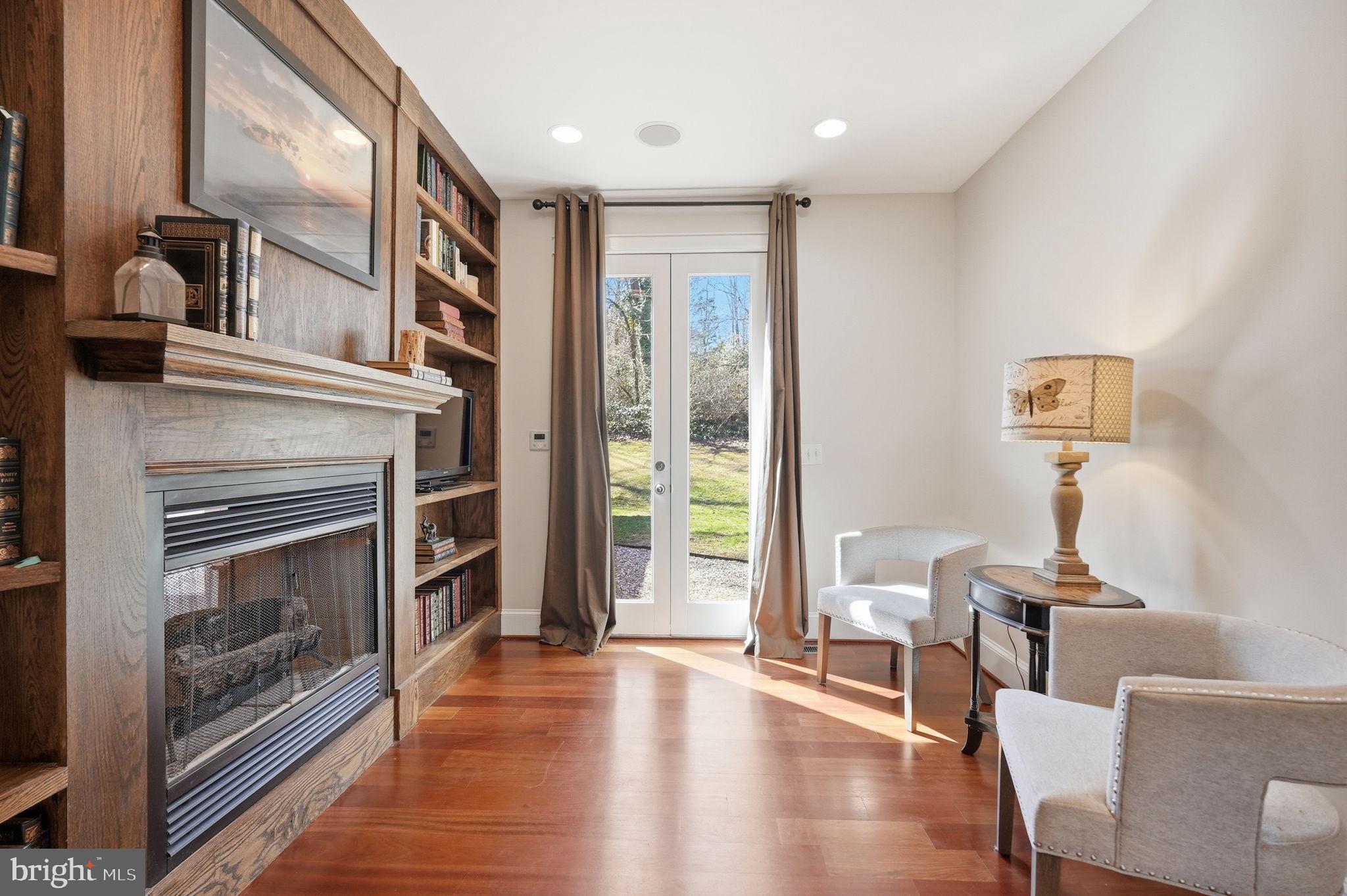 DARNESTOWN OUTSIDE - Residential