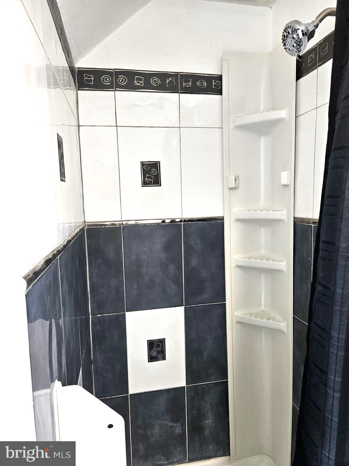 LAURAVILLE HISTORIC DISTRICT - Residential