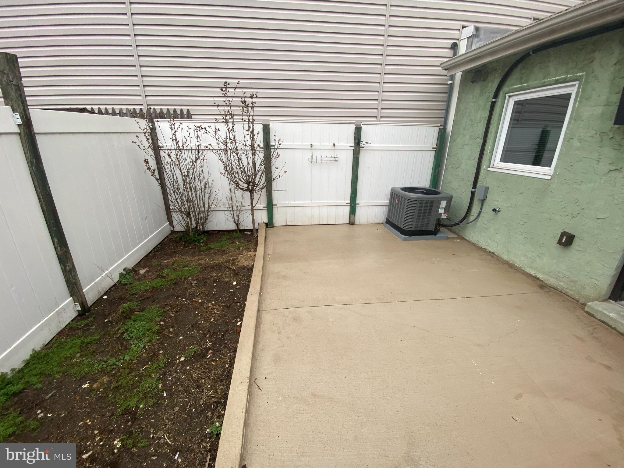 OLDE RICHMOND - Residential Lease
