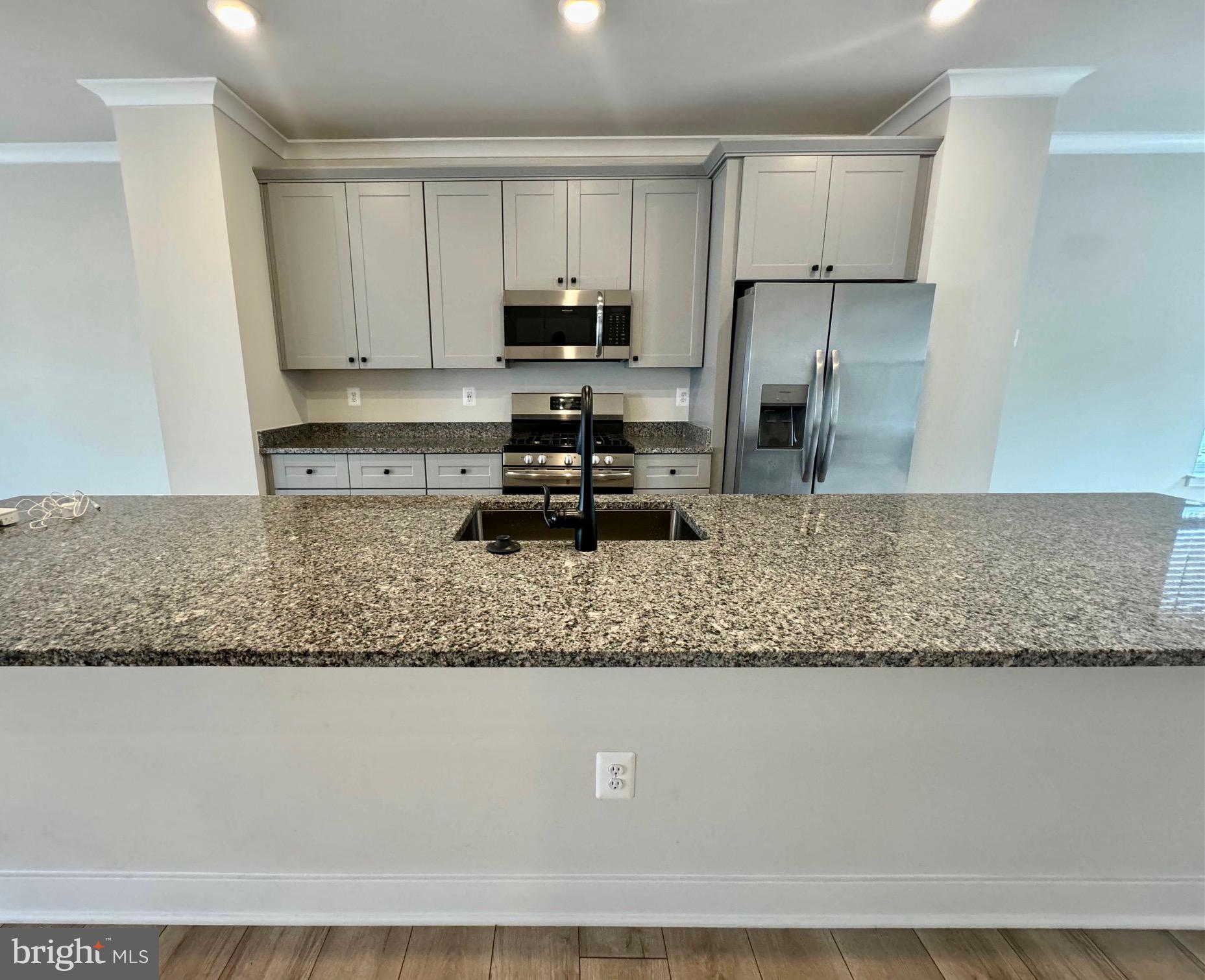 MEDFIELD - Residential