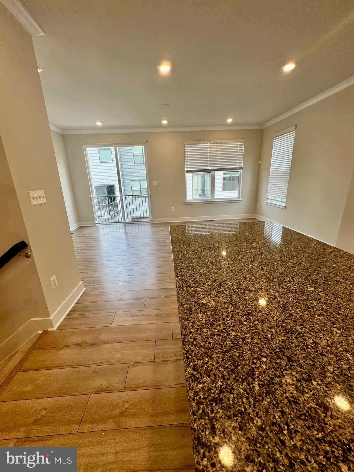 MEDFIELD - Residential