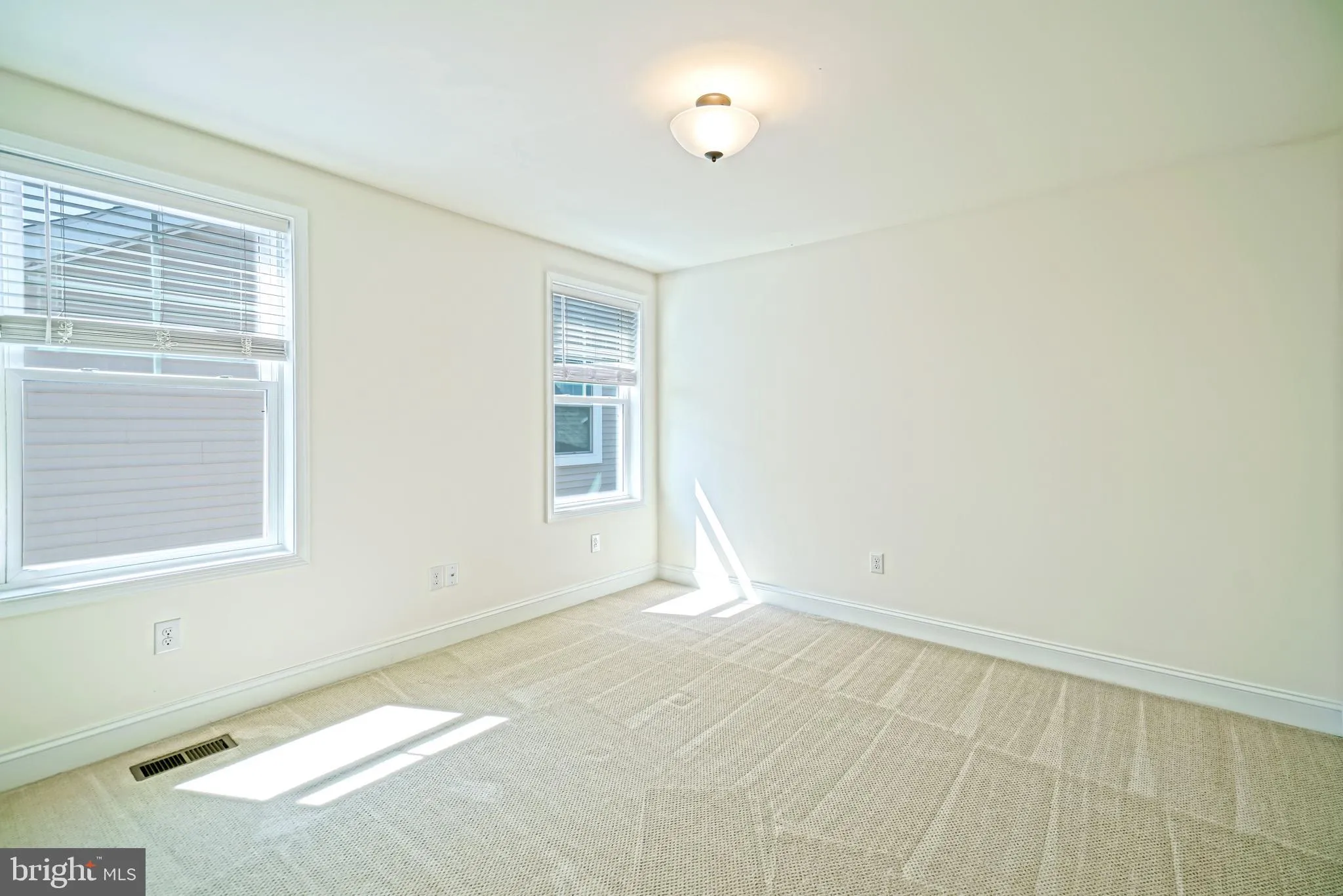 Lewes, Delaware 19958, United States, 5 Bedrooms Bedrooms, ,4 BathroomsBathrooms,Residential,Active,194914