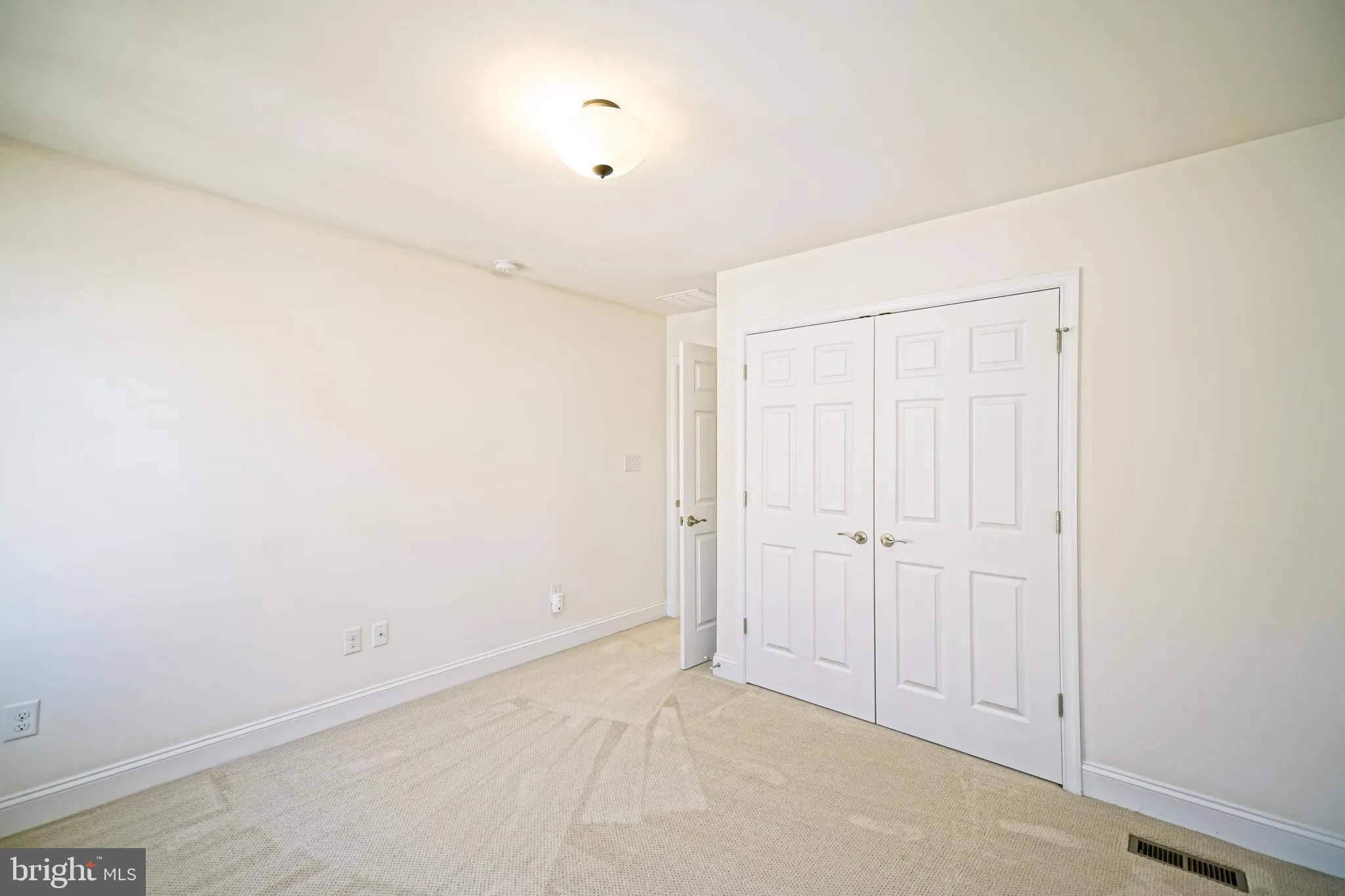 Lewes, Delaware 19958, United States, 5 Bedrooms Bedrooms, ,4 BathroomsBathrooms,Residential,Active,194914