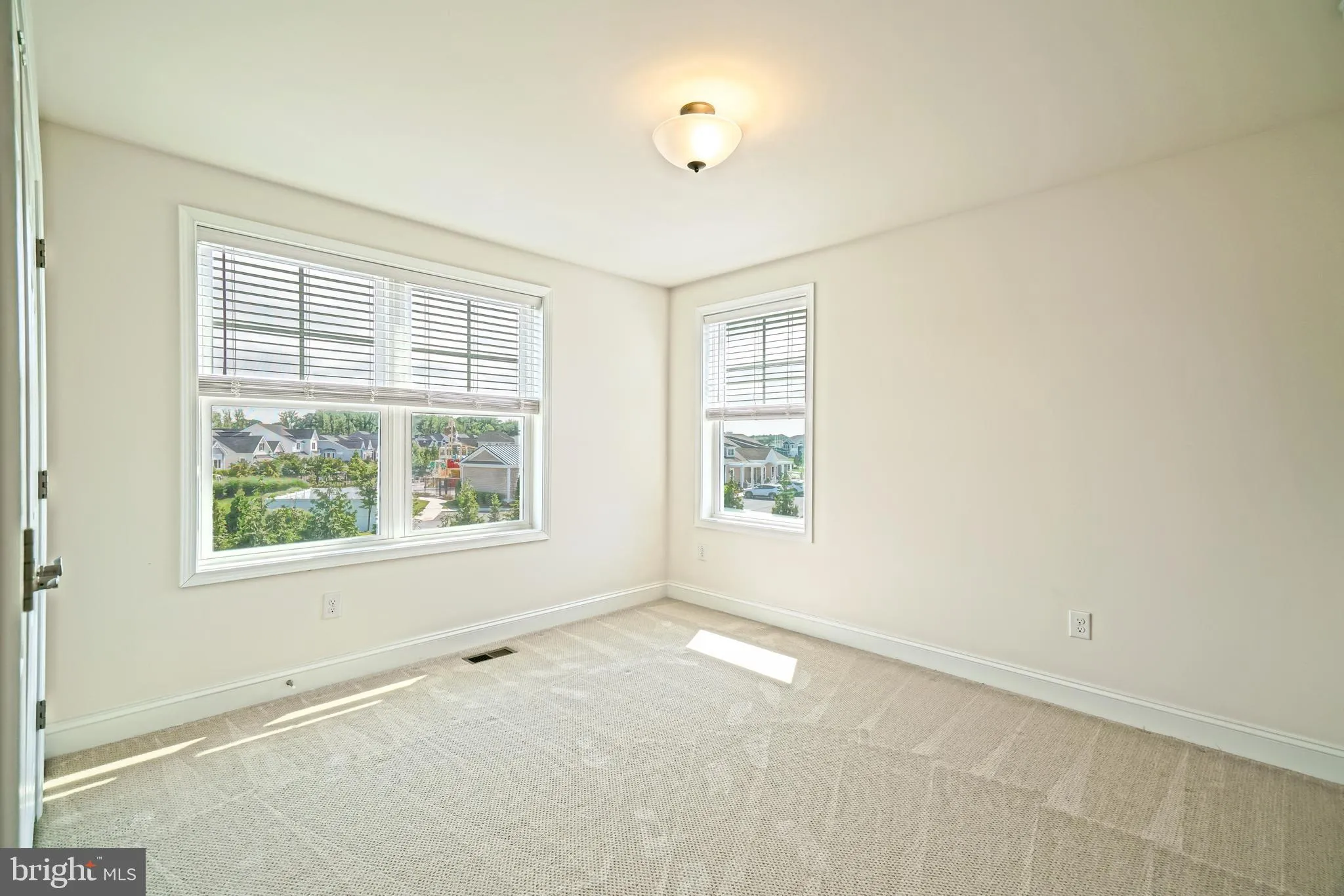 Lewes, Delaware 19958, United States, 5 Bedrooms Bedrooms, ,4 BathroomsBathrooms,Residential,Active,194914