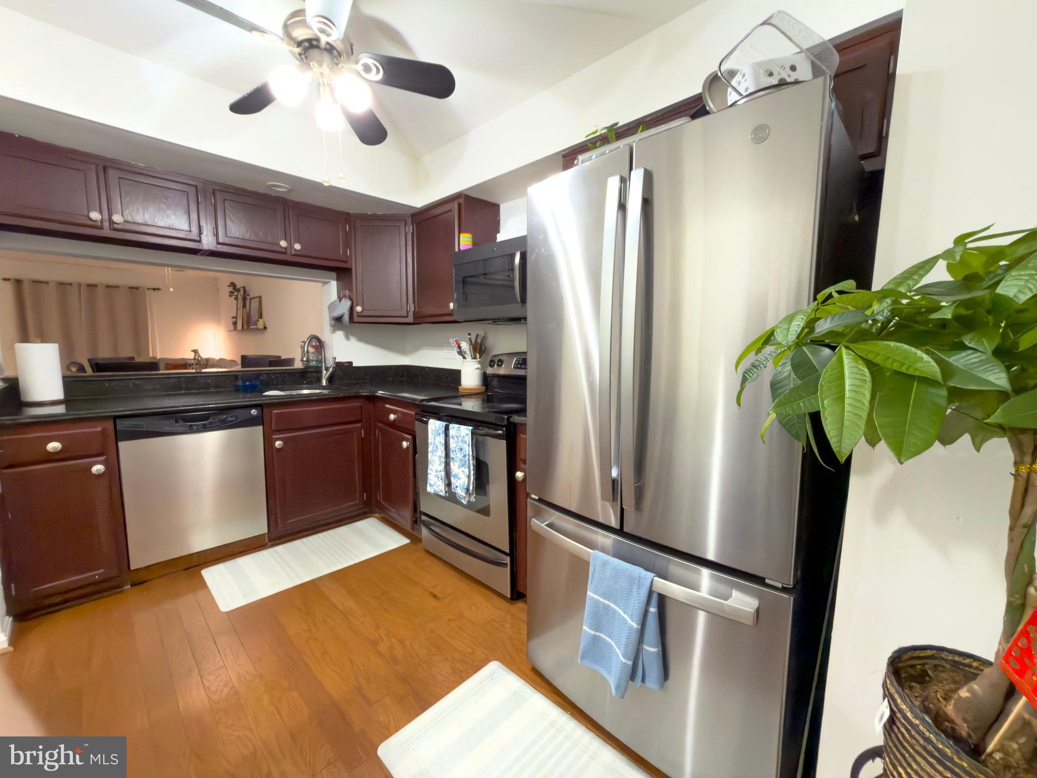 GLENSHIRE TOWNE - Residential