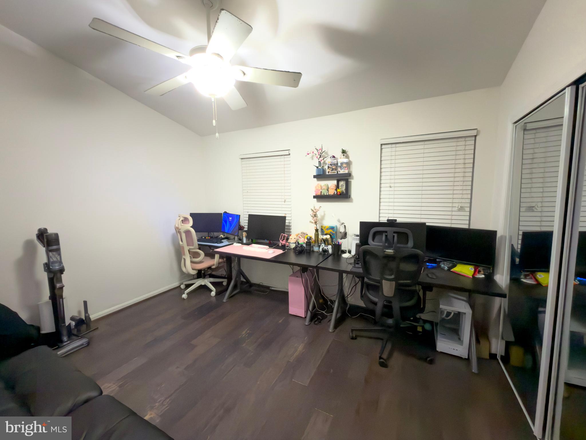 GLENSHIRE TOWNE - Residential