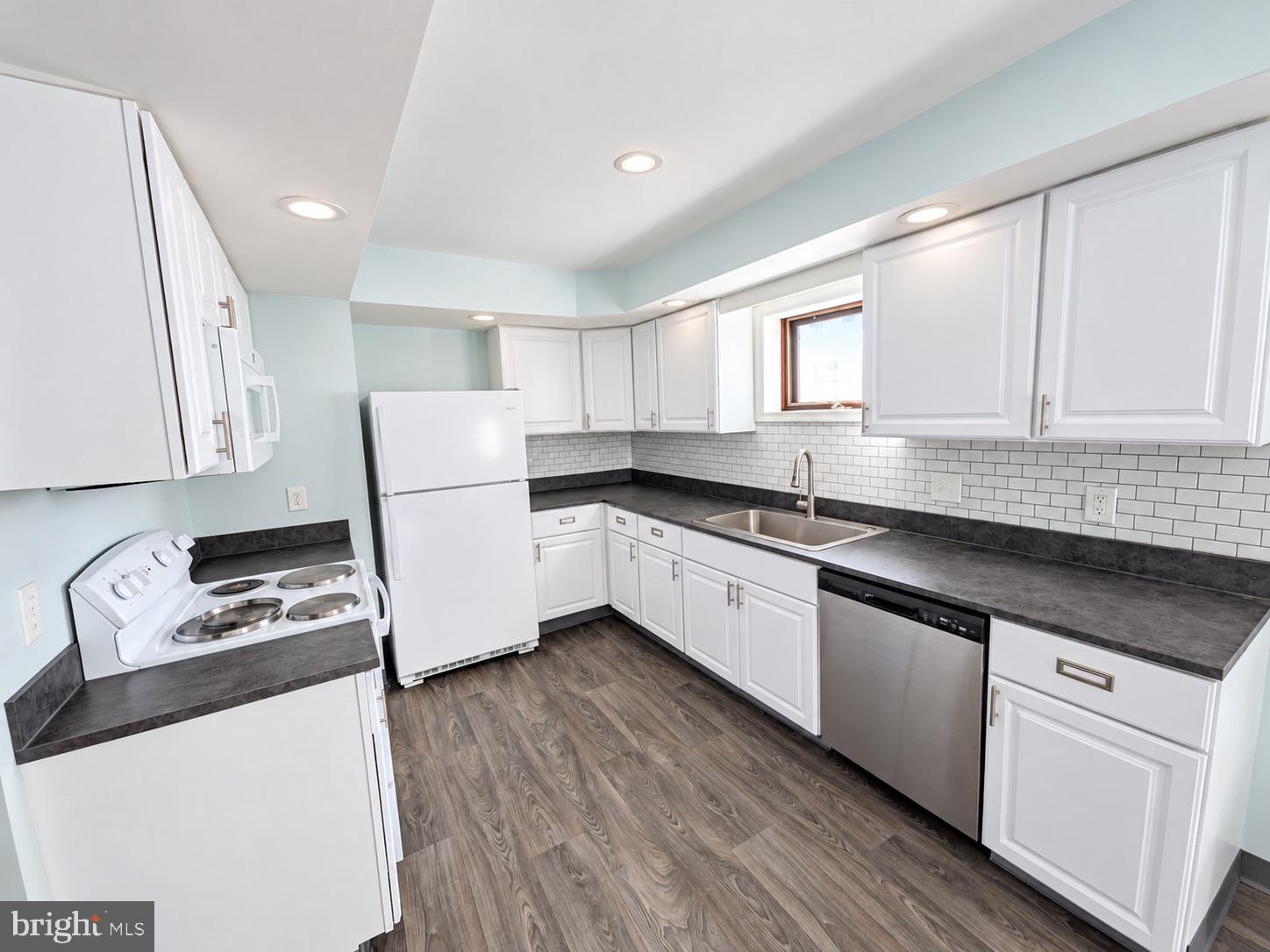 1035-1039 WALNUT STREET