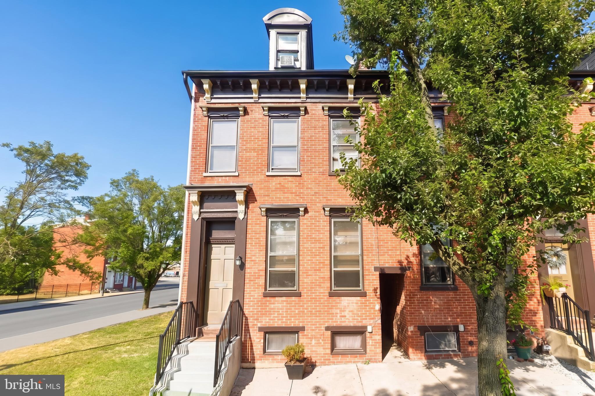 201-213 S BEAVER STREET