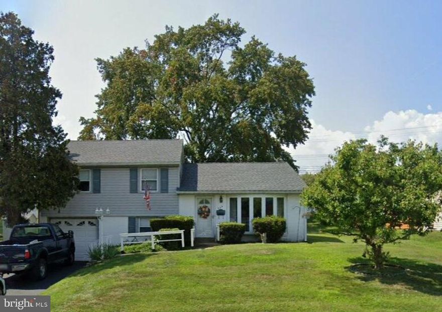 This 3-bedroom, 1.5-bath split-level estate in Springfield, Delaware County, presents an incredible opportunity for buyers looking to create their dream home.