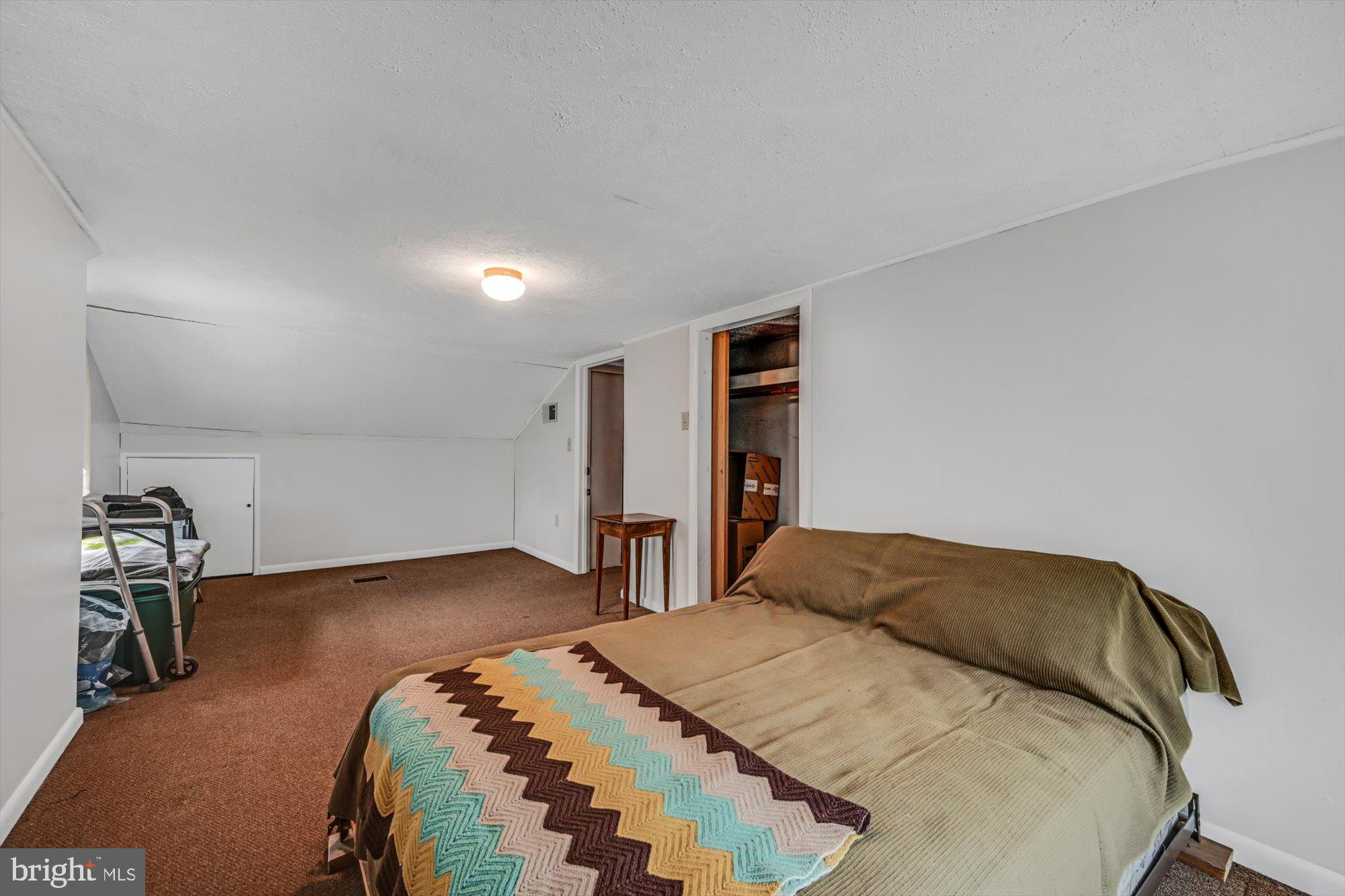 SINKING SPRING - Residential