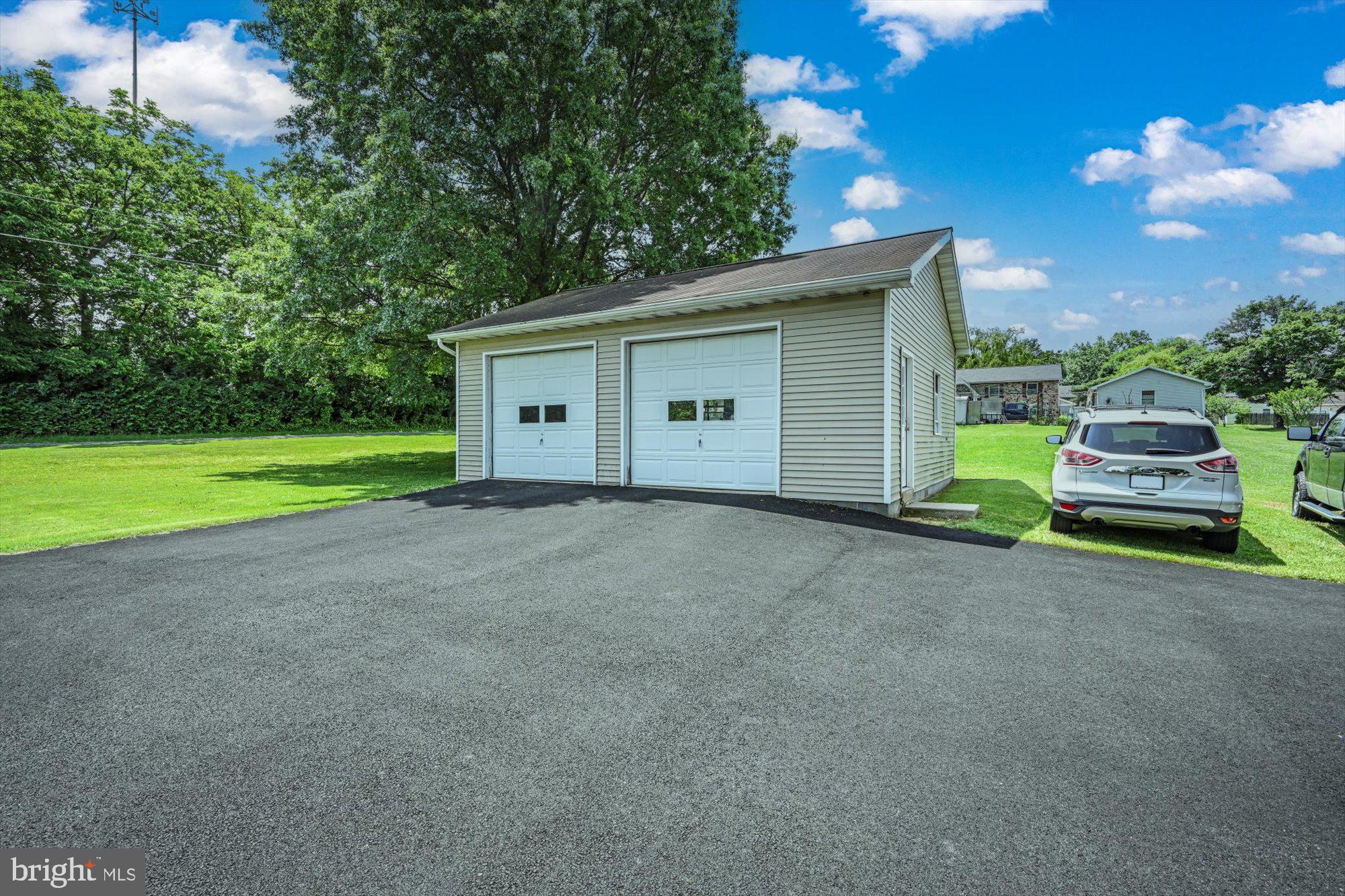 SINKING SPRING - Residential