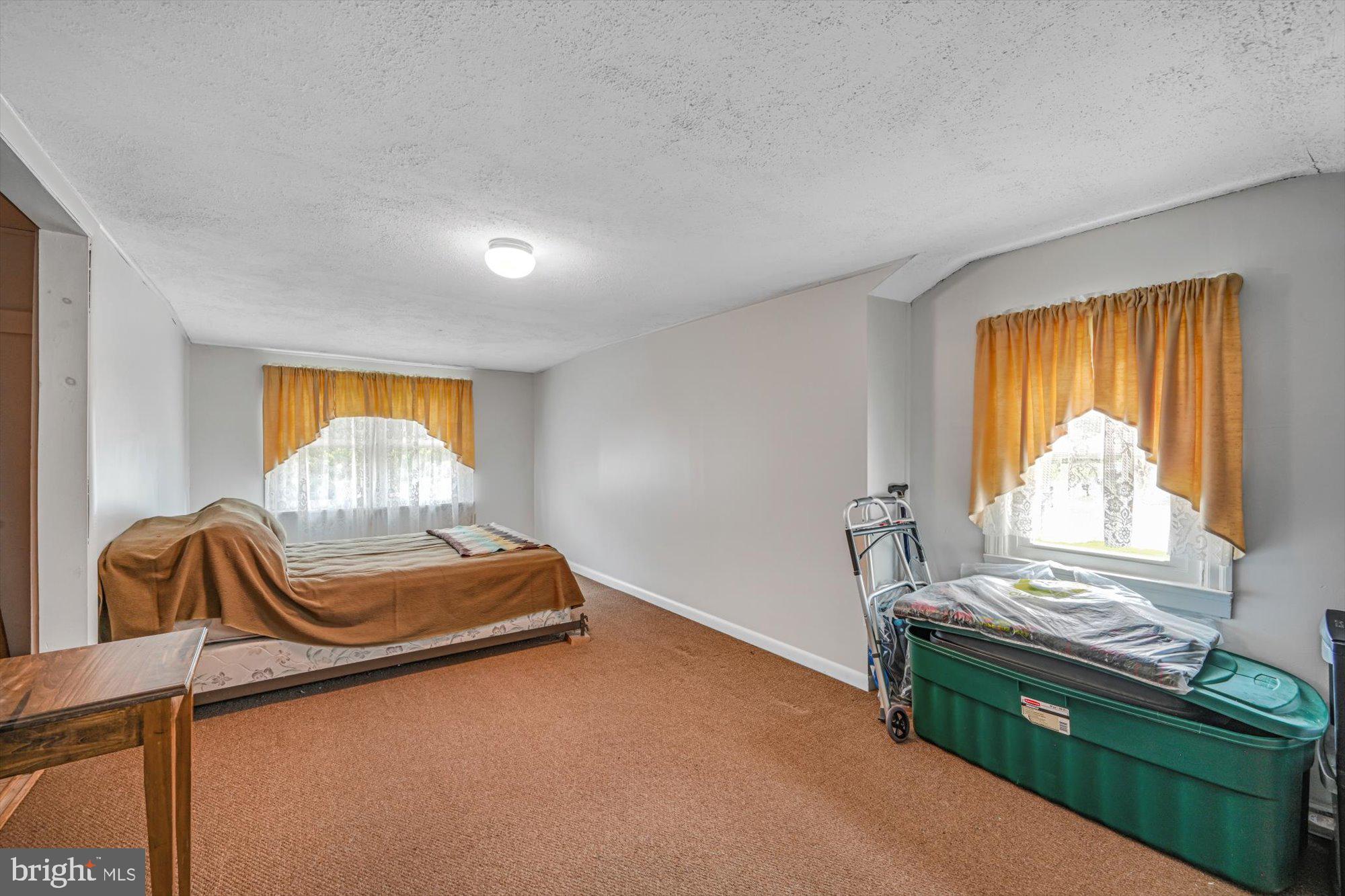 SINKING SPRING - Residential