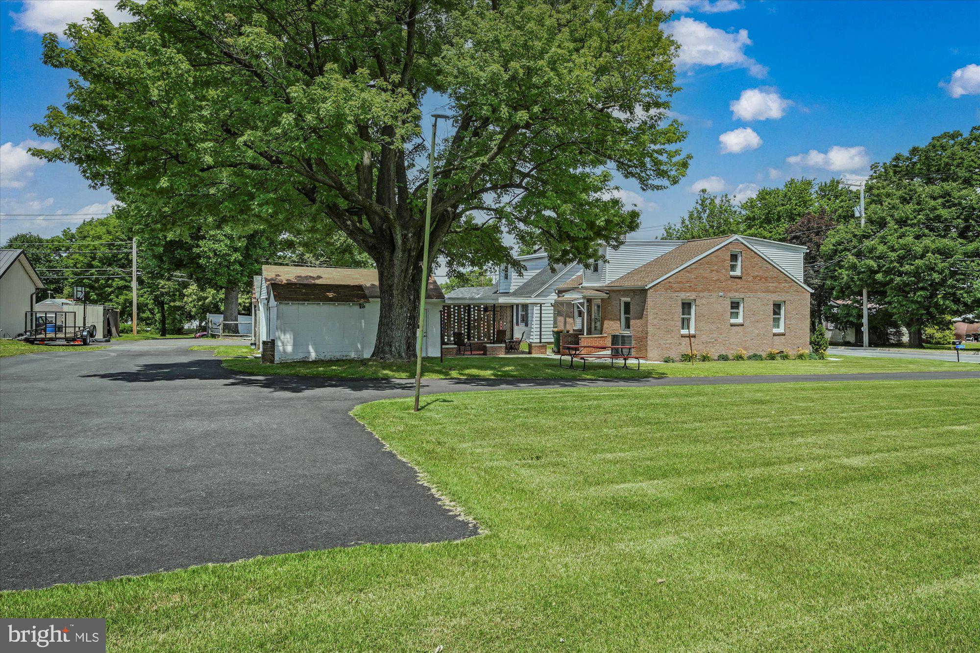 SINKING SPRING - Residential